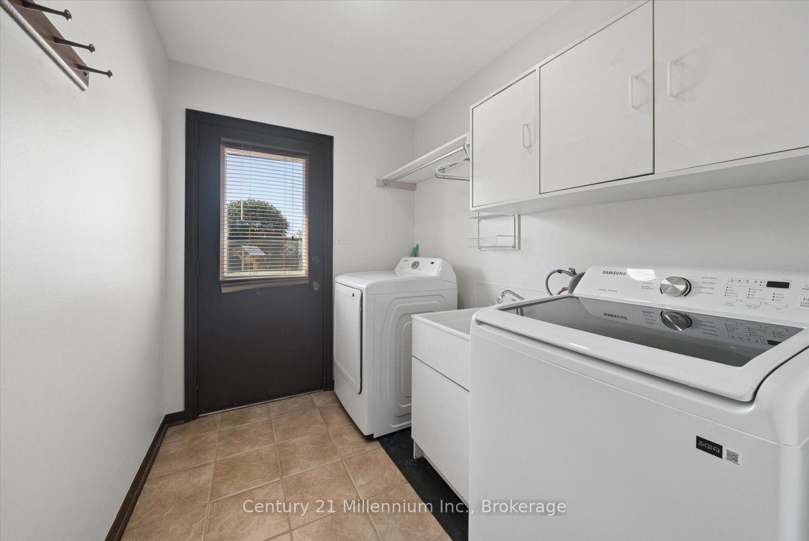 Photo 25 of 2293 Webb Street, Innisfil, Stroud — HOMEH
