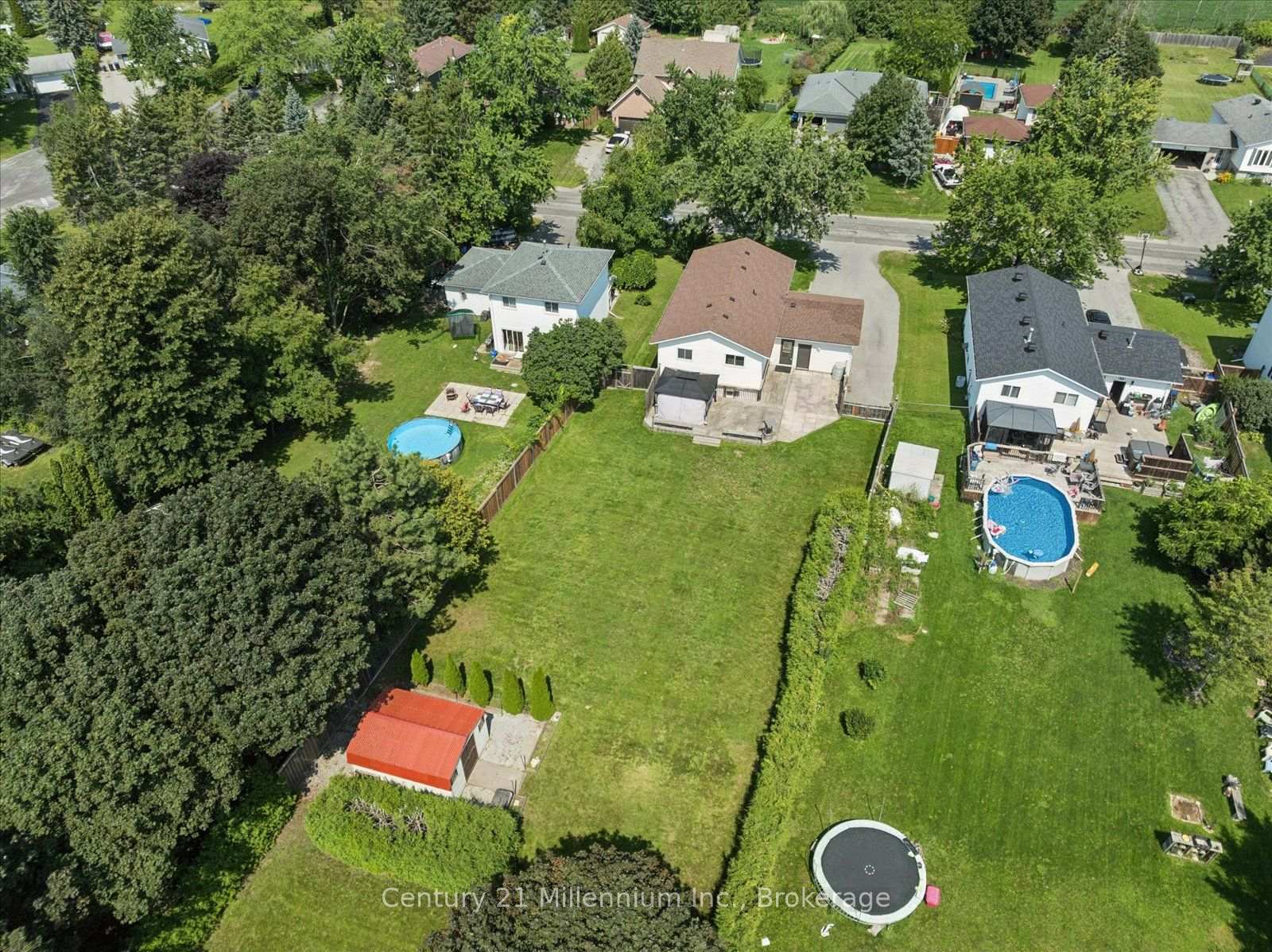Photo 44 of 2293 Webb Street, Innisfil, Stroud — HOMEH