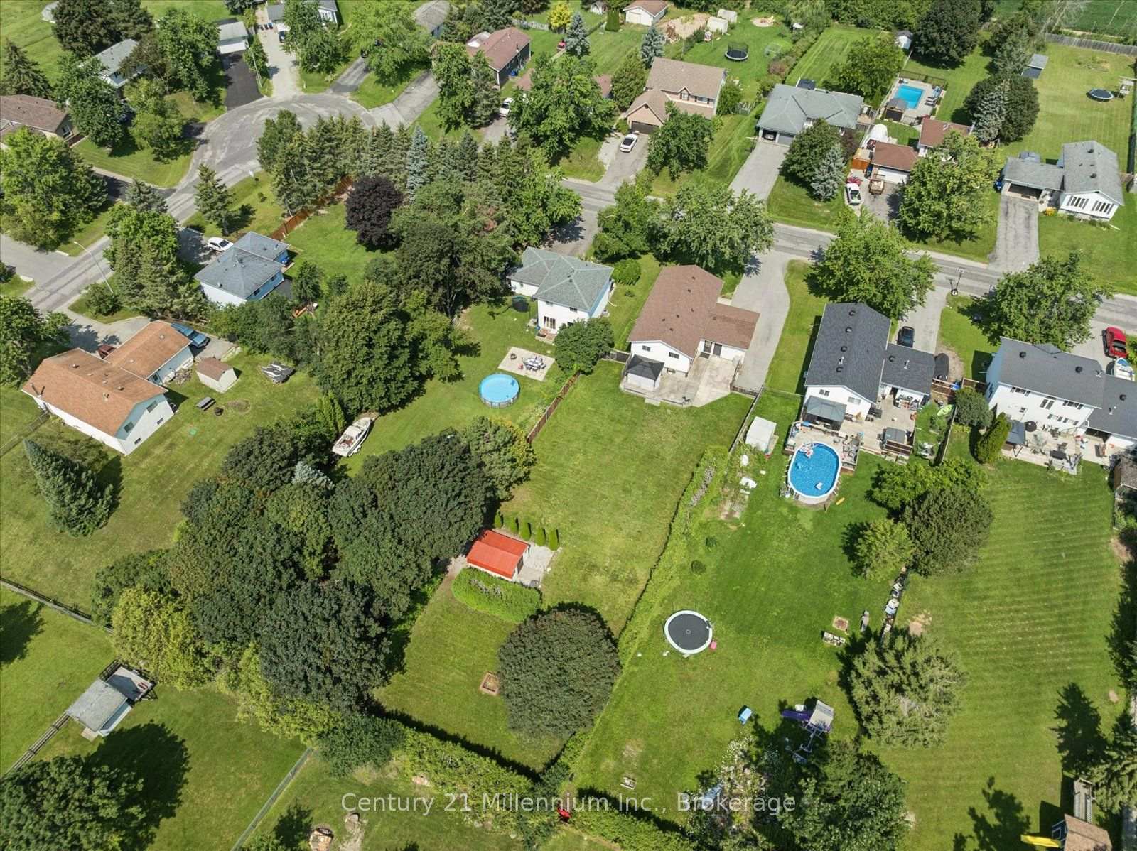 Photo 46 of 2293 Webb Street, Innisfil, Stroud — HOMEH