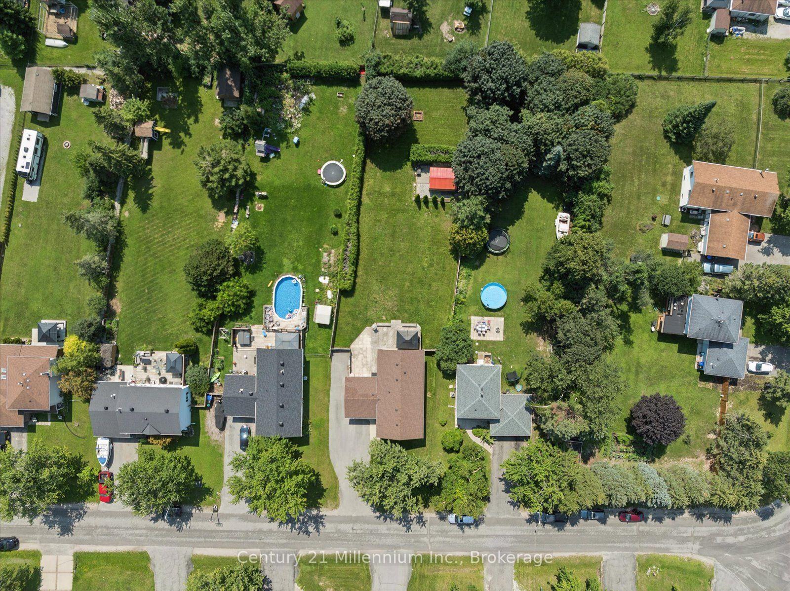 Photo 48 of 2293 Webb Street, Innisfil, Stroud — HOMEH