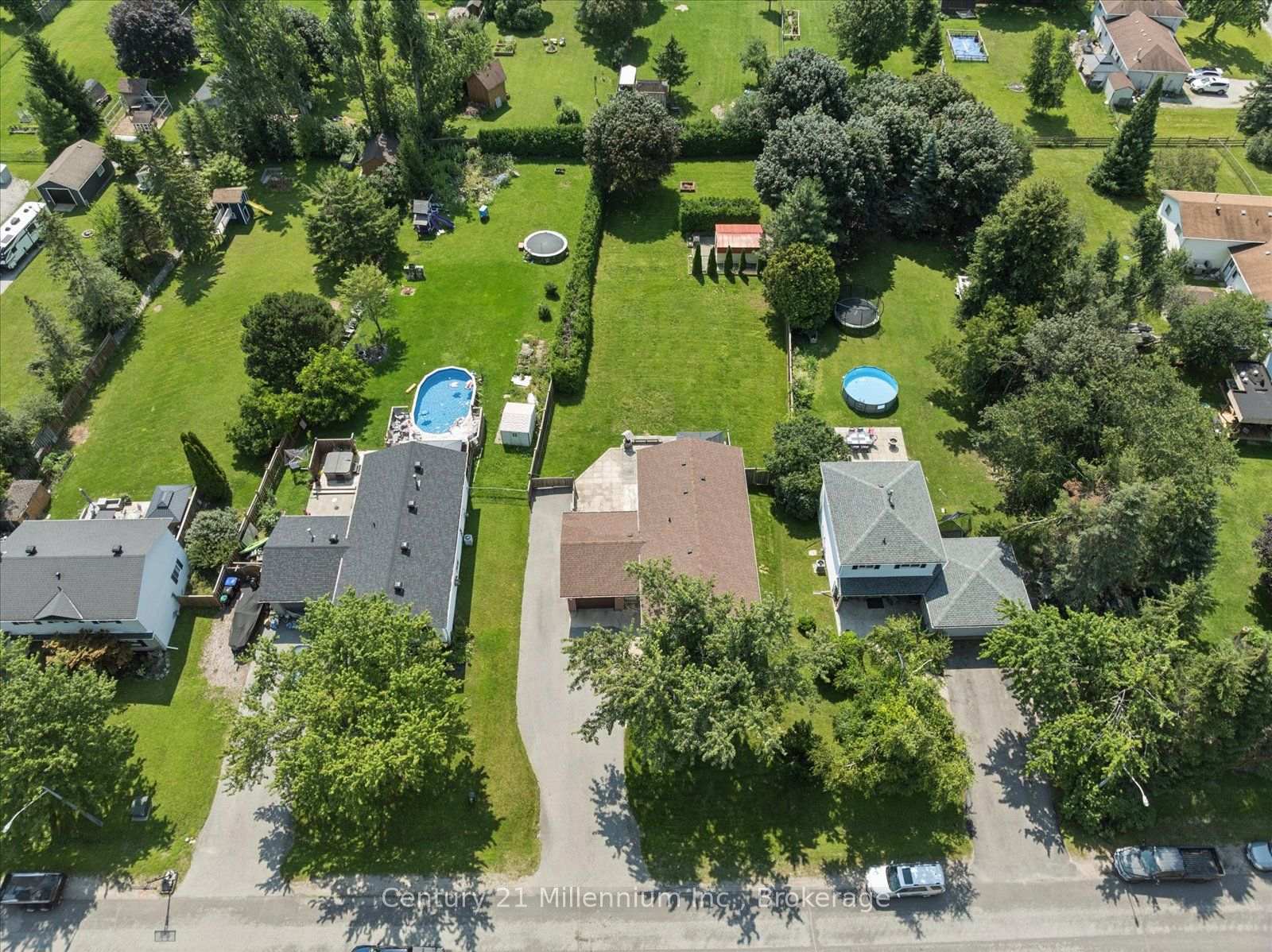 Photo 50 of 2293 Webb Street, Innisfil, Stroud — HOMEH