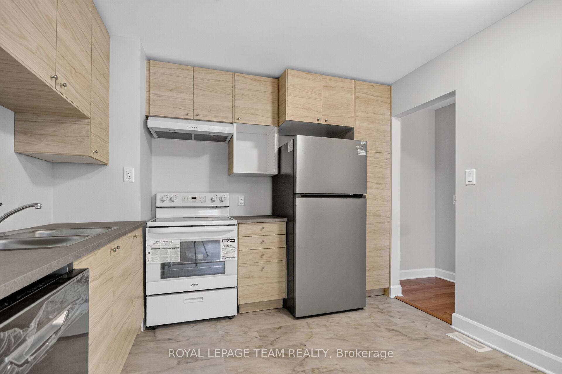 Photo 23 of 85 Glen Park Drive, Ottawa, Blackburn Hamlet (South) — HOMEH
