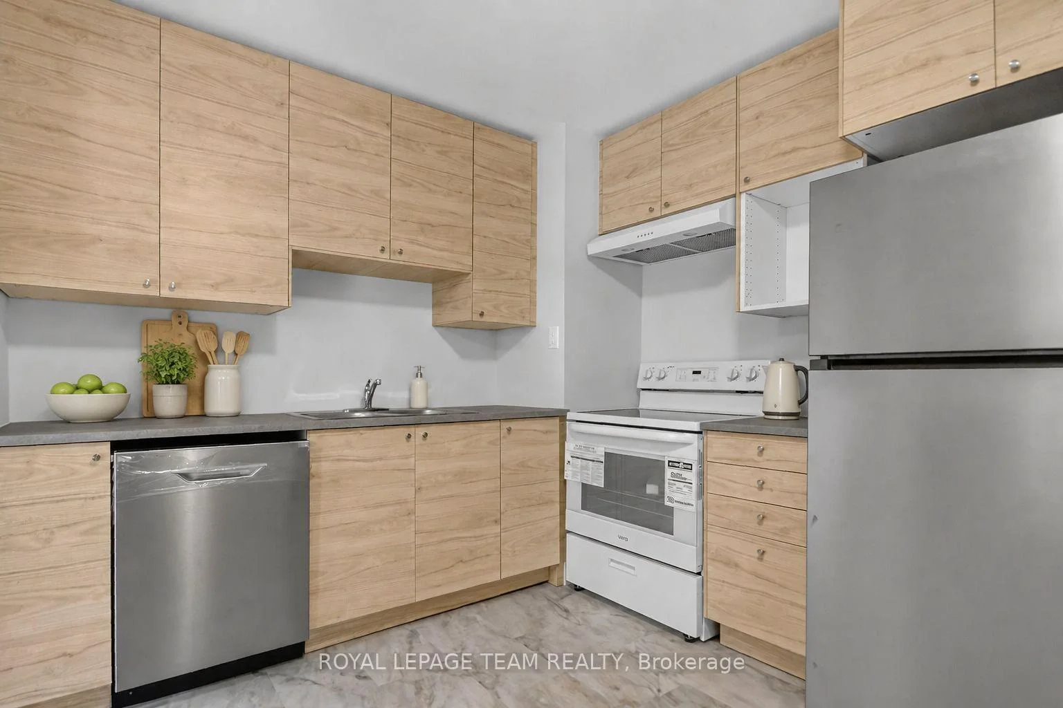 Photo 9 of 85 Glen Park Drive, Ottawa, Blackburn Hamlet (South) — HOMEH