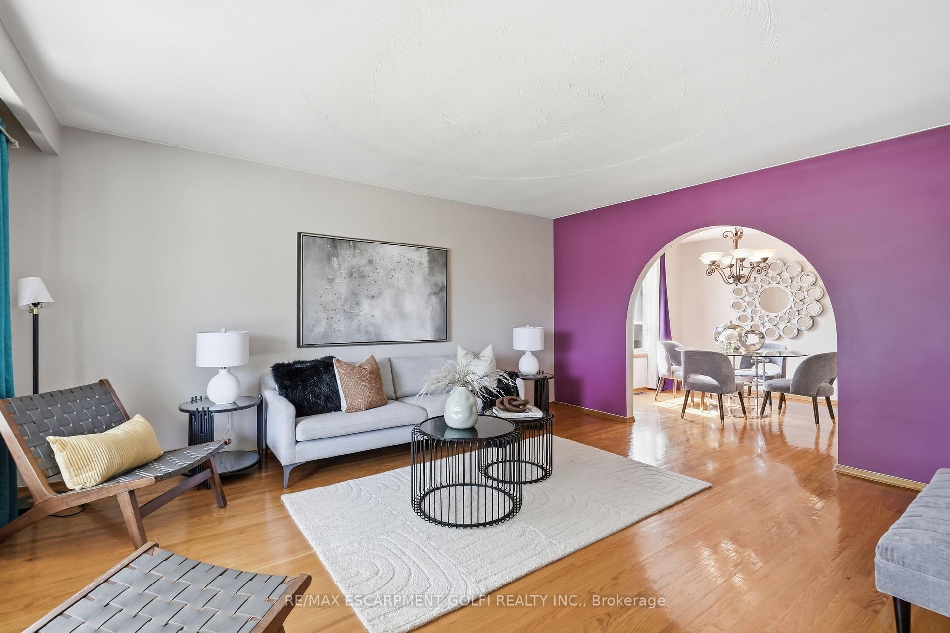 Photo 3 of 948 Stone Church Road E, Hamilton, Quinndale — HOMEH