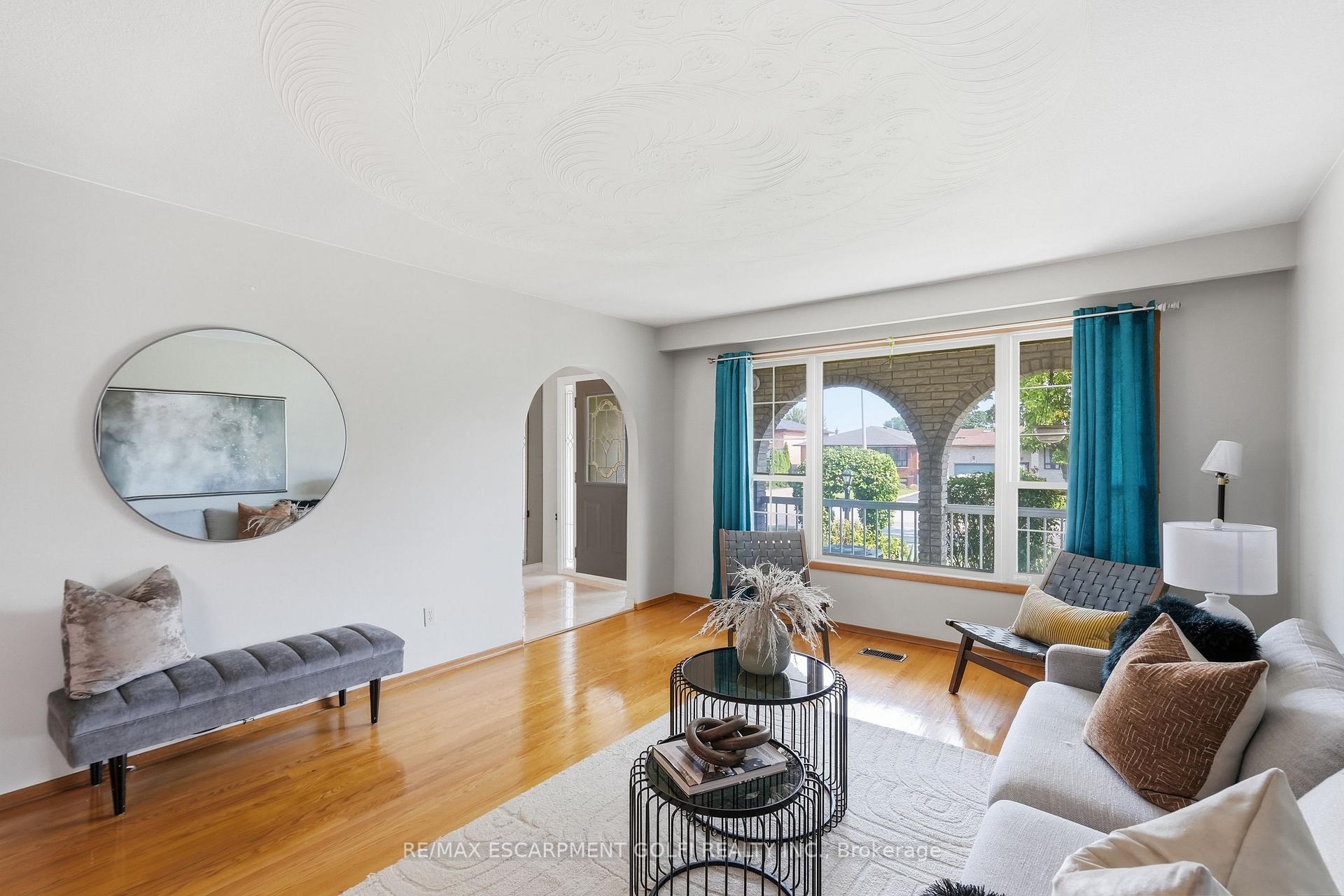 Photo 4 of 948 Stone Church Road E, Hamilton, Quinndale — HOMEH
