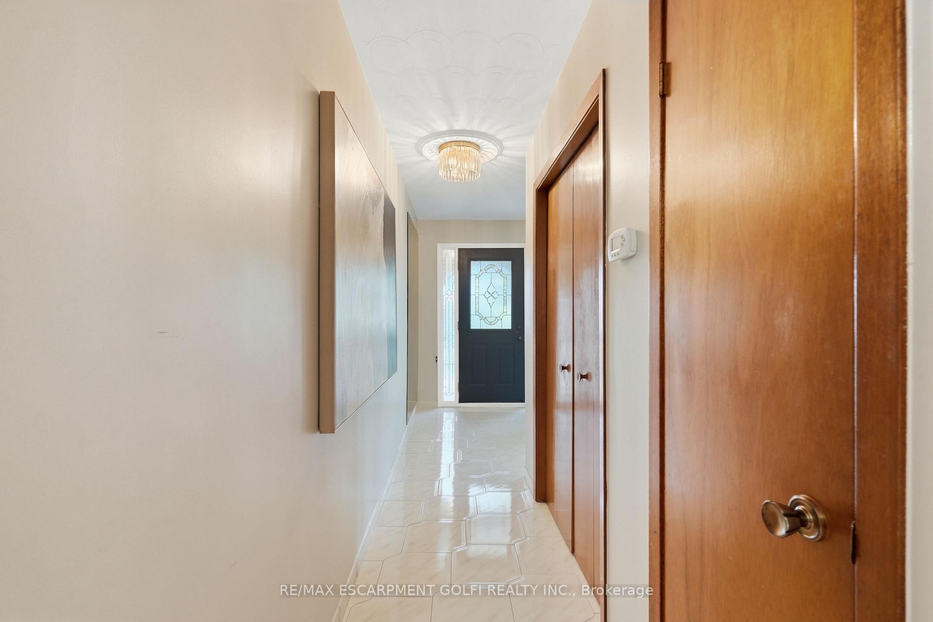Photo 6 of 948 Stone Church Road E, Hamilton, Quinndale — HOMEH