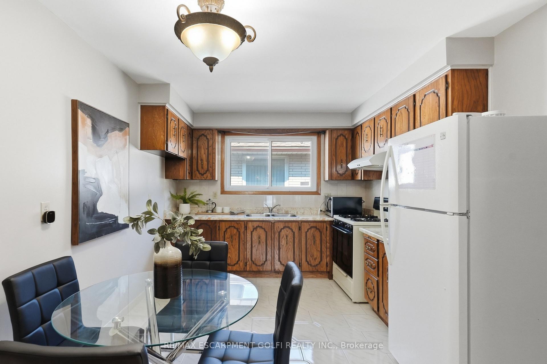 Photo 7 of 948 Stone Church Road E, Hamilton, Quinndale — HOMEH