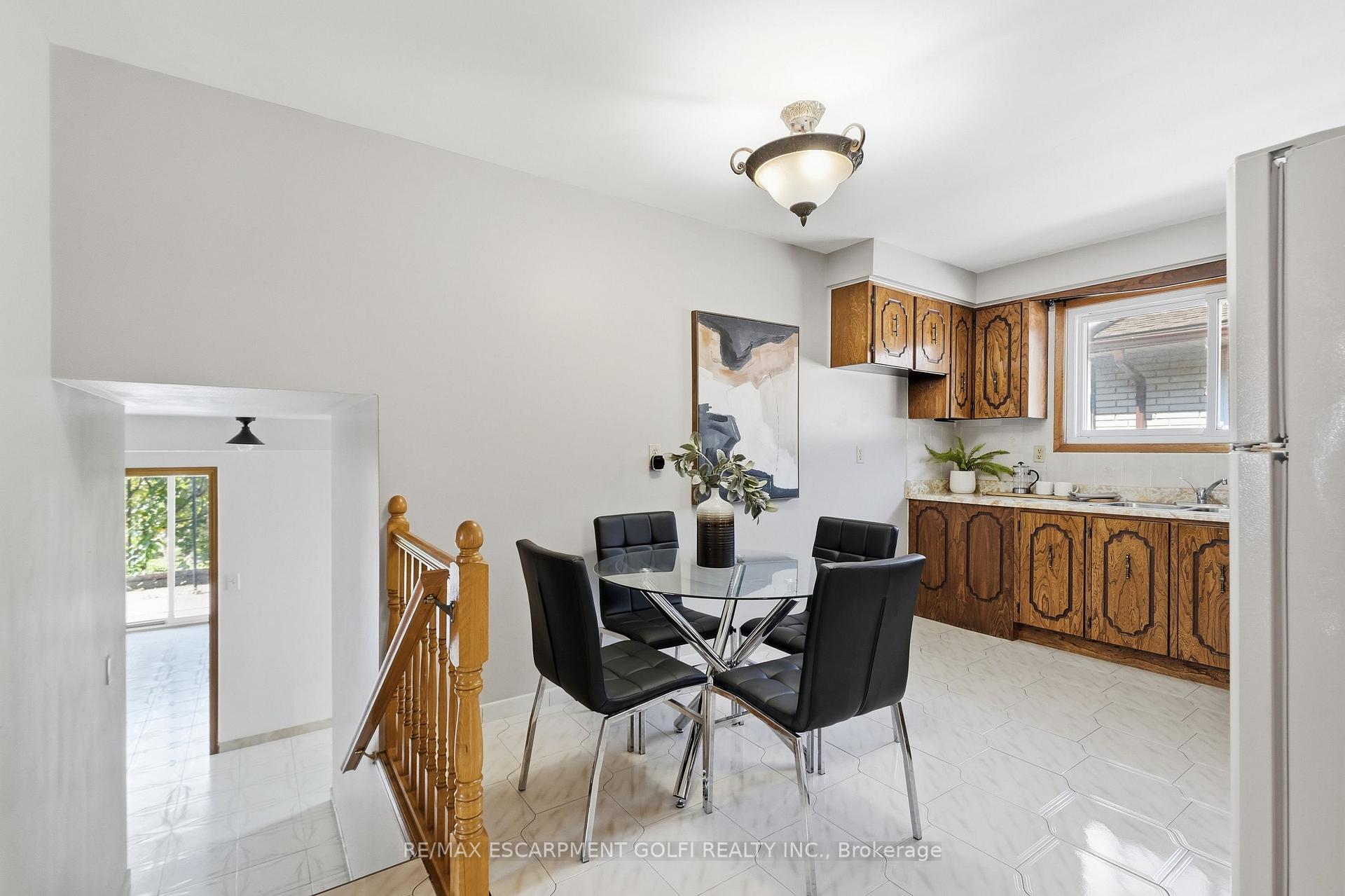 Photo 12 of 948 Stone Church Road E, Hamilton, Quinndale — HOMEH
