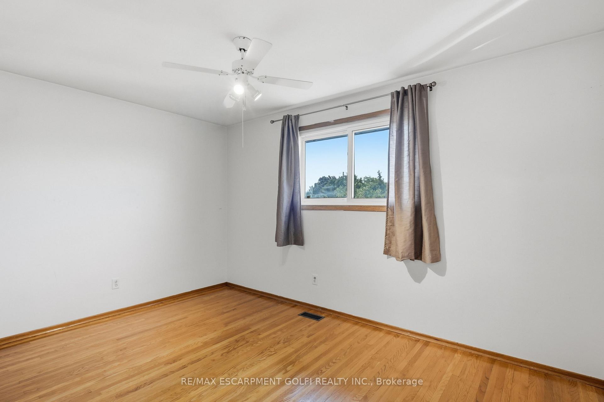 Photo 18 of 948 Stone Church Road E, Hamilton, Quinndale — HOMEH