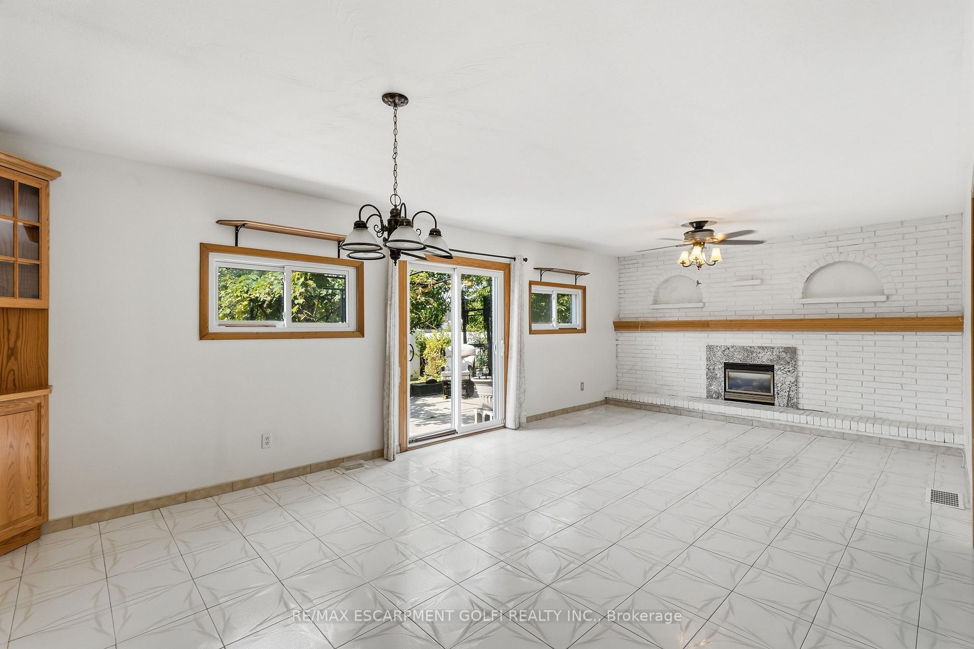 Photo 22 of 948 Stone Church Road E, Hamilton, Quinndale — HOMEH