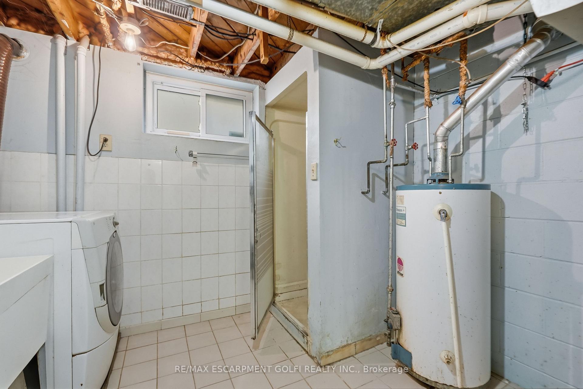 Photo 33 of 948 Stone Church Road E, Hamilton, Quinndale — HOMEH