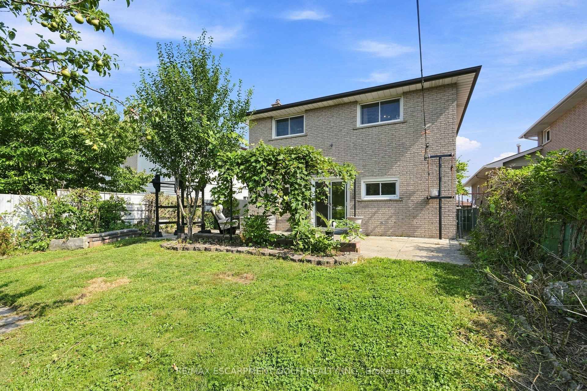 Photo 38 of 948 Stone Church Road E, Hamilton, Quinndale — HOMEH