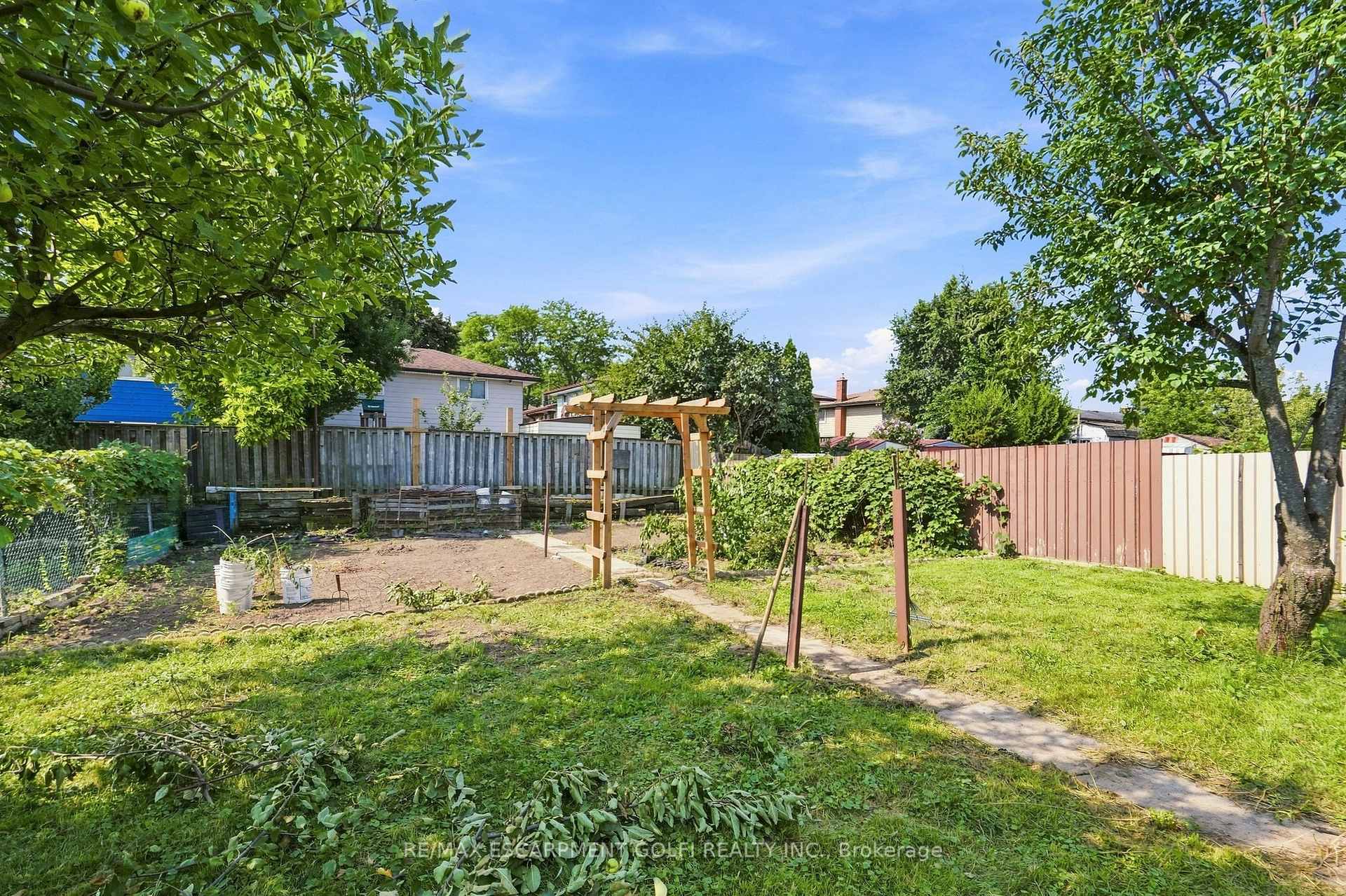 Photo 40 of 948 Stone Church Road E, Hamilton, Quinndale — HOMEH