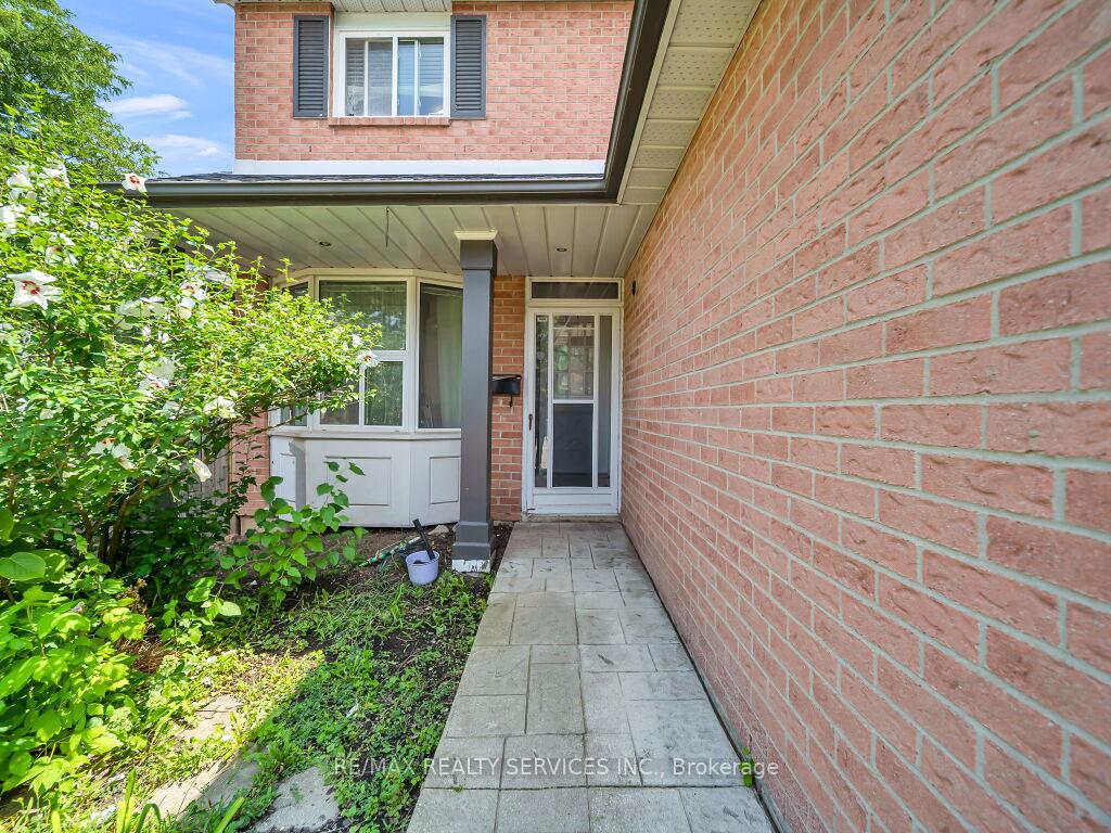 Photo 3 of 3079 Bartholomew Crescent, Mississauga, Meadowvale — HOMEH