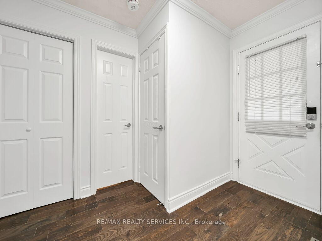 Photo 4 of 3079 Bartholomew Crescent, Mississauga, Meadowvale — HOMEH