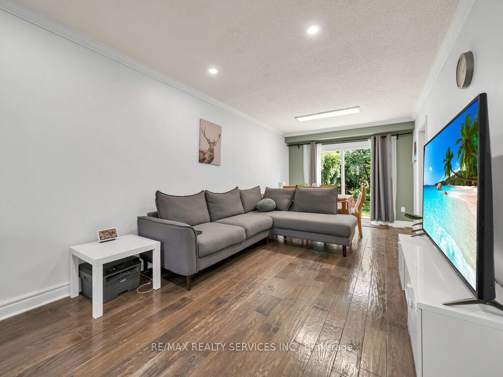 Photo 8 of 3079 Bartholomew Crescent, Mississauga, Meadowvale — HOMEH