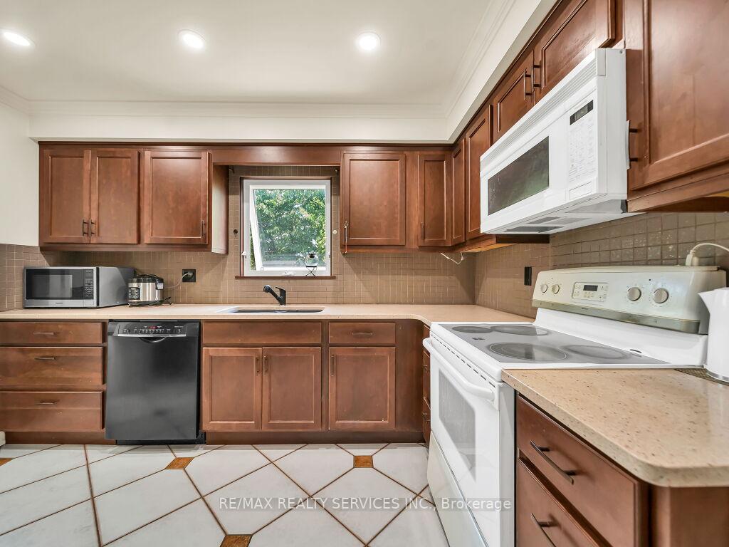 Photo 12 of 3079 Bartholomew Crescent, Mississauga, Meadowvale — HOMEH