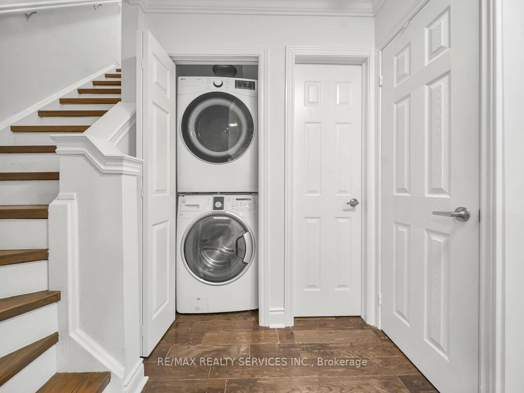Photo 16 of 3079 Bartholomew Crescent, Mississauga, Meadowvale — HOMEH