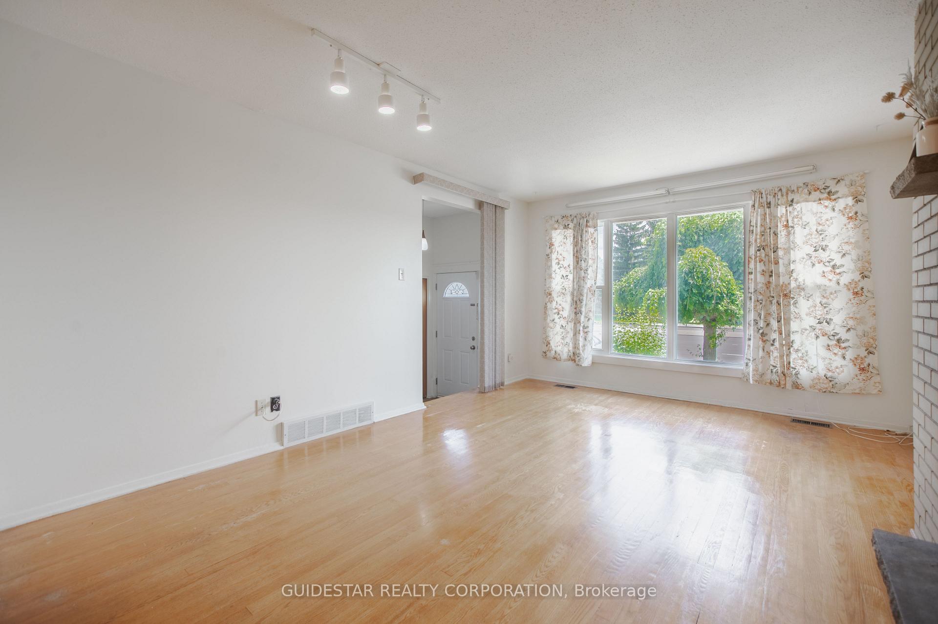 Photo 10 of 1859 Walkley Road, Ottawa, Guildwood Estates - Urbandale Acres — HOMEH