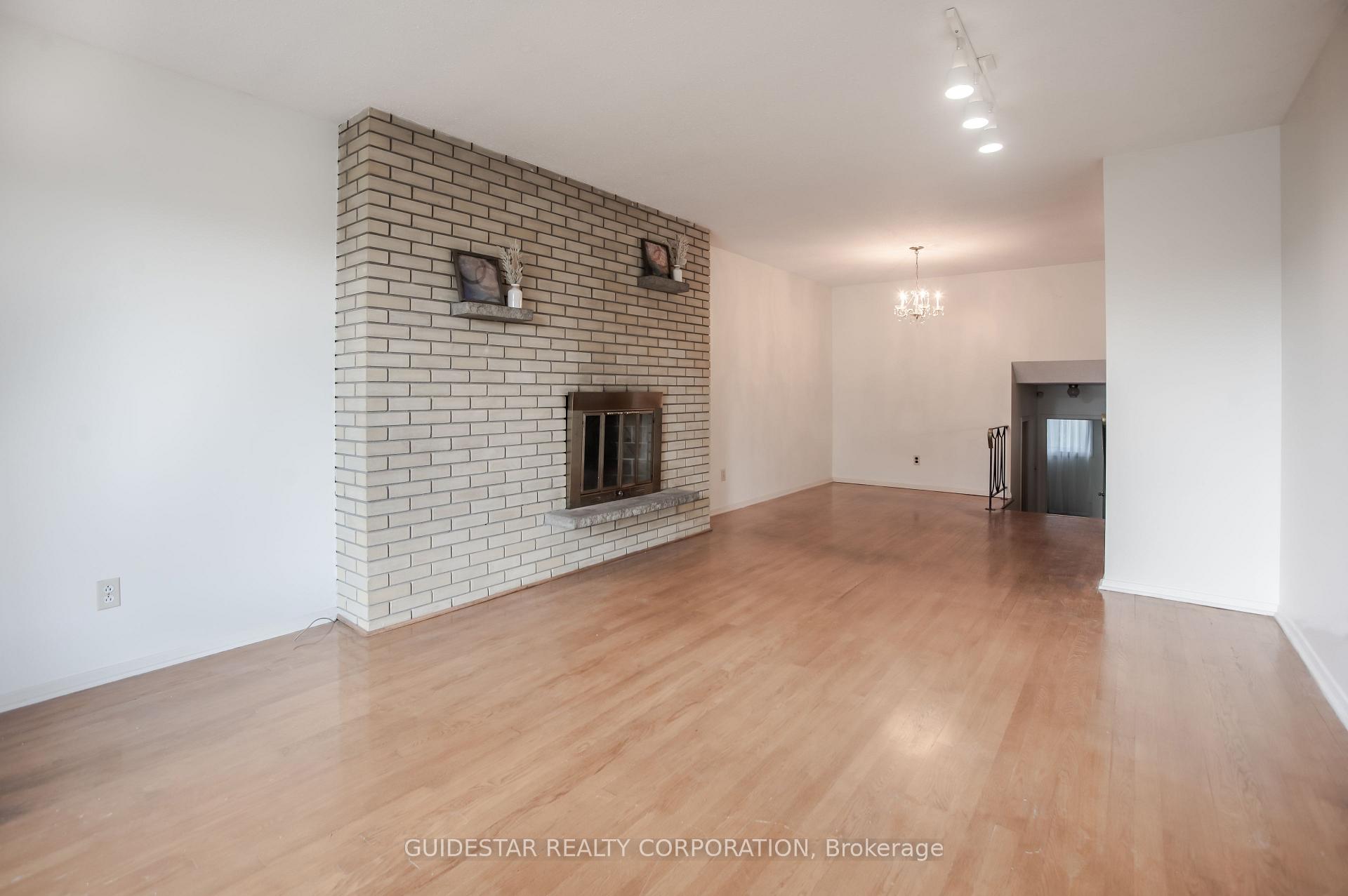Photo 12 of 1859 Walkley Road, Ottawa, Guildwood Estates - Urbandale Acres — HOMEH