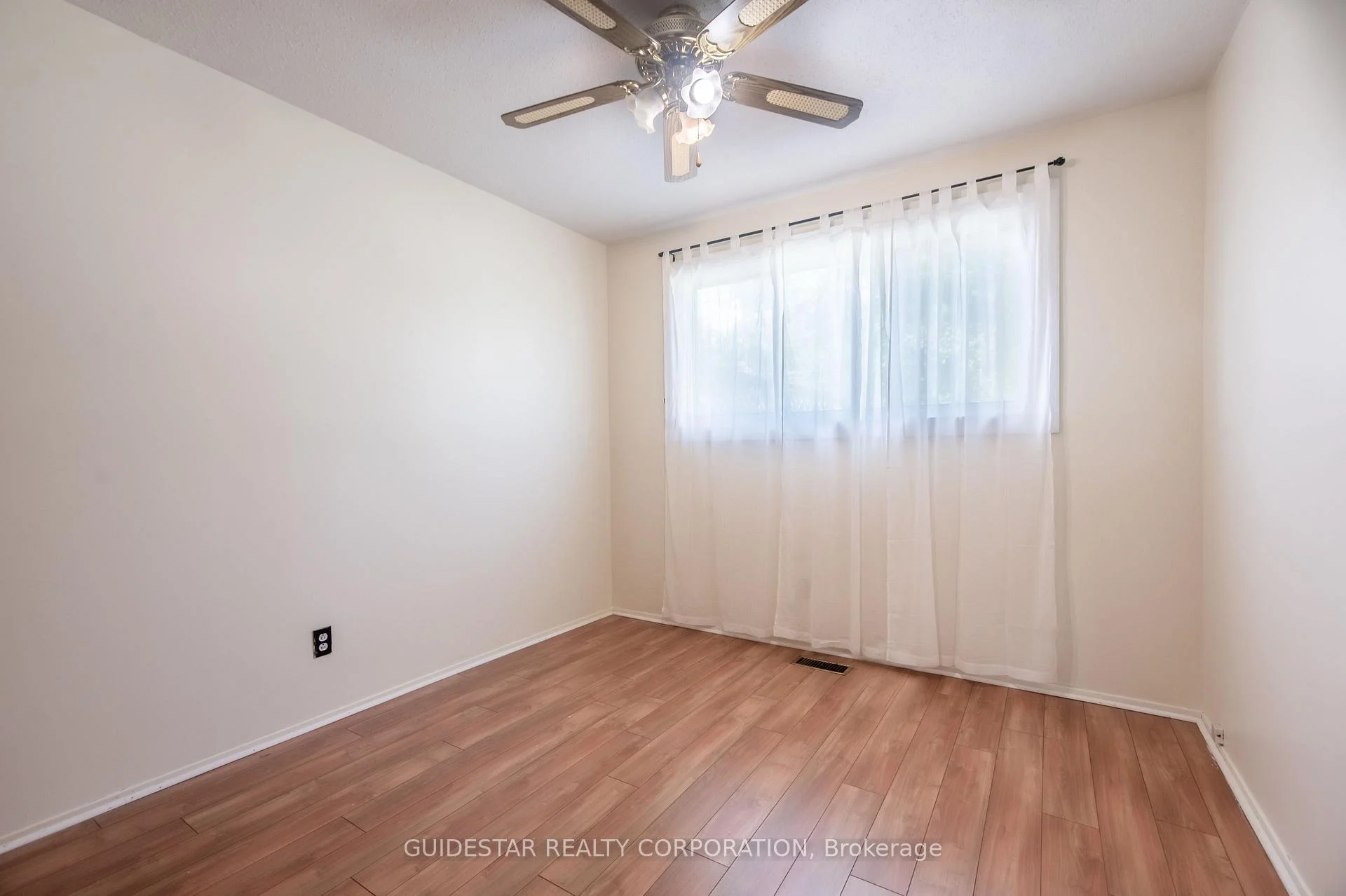 Photo 15 of 1859 Walkley Road, Ottawa, Guildwood Estates - Urbandale Acres — HOMEH
