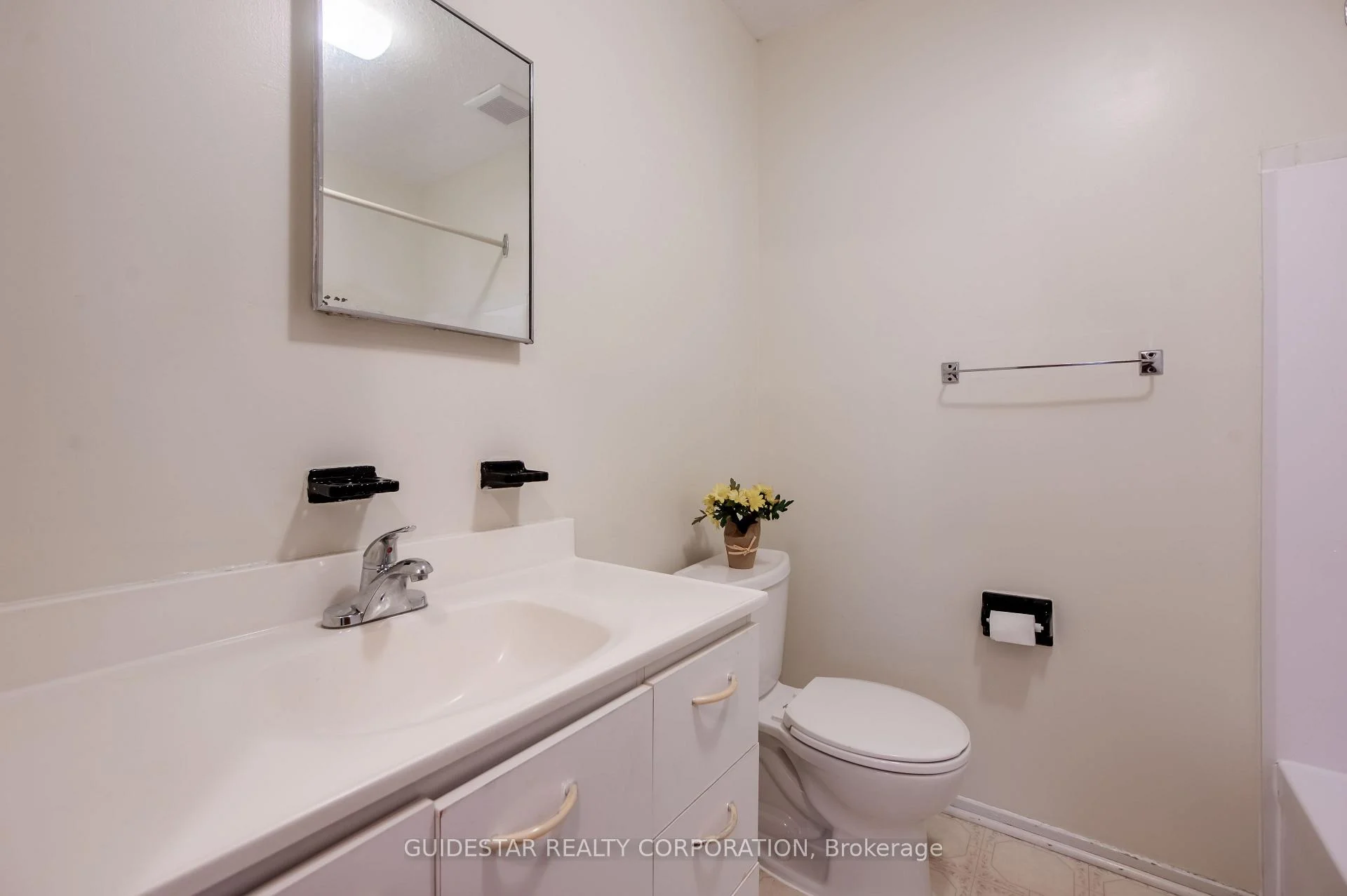 Photo 17 of 1859 Walkley Road, Ottawa, Guildwood Estates - Urbandale Acres — HOMEH