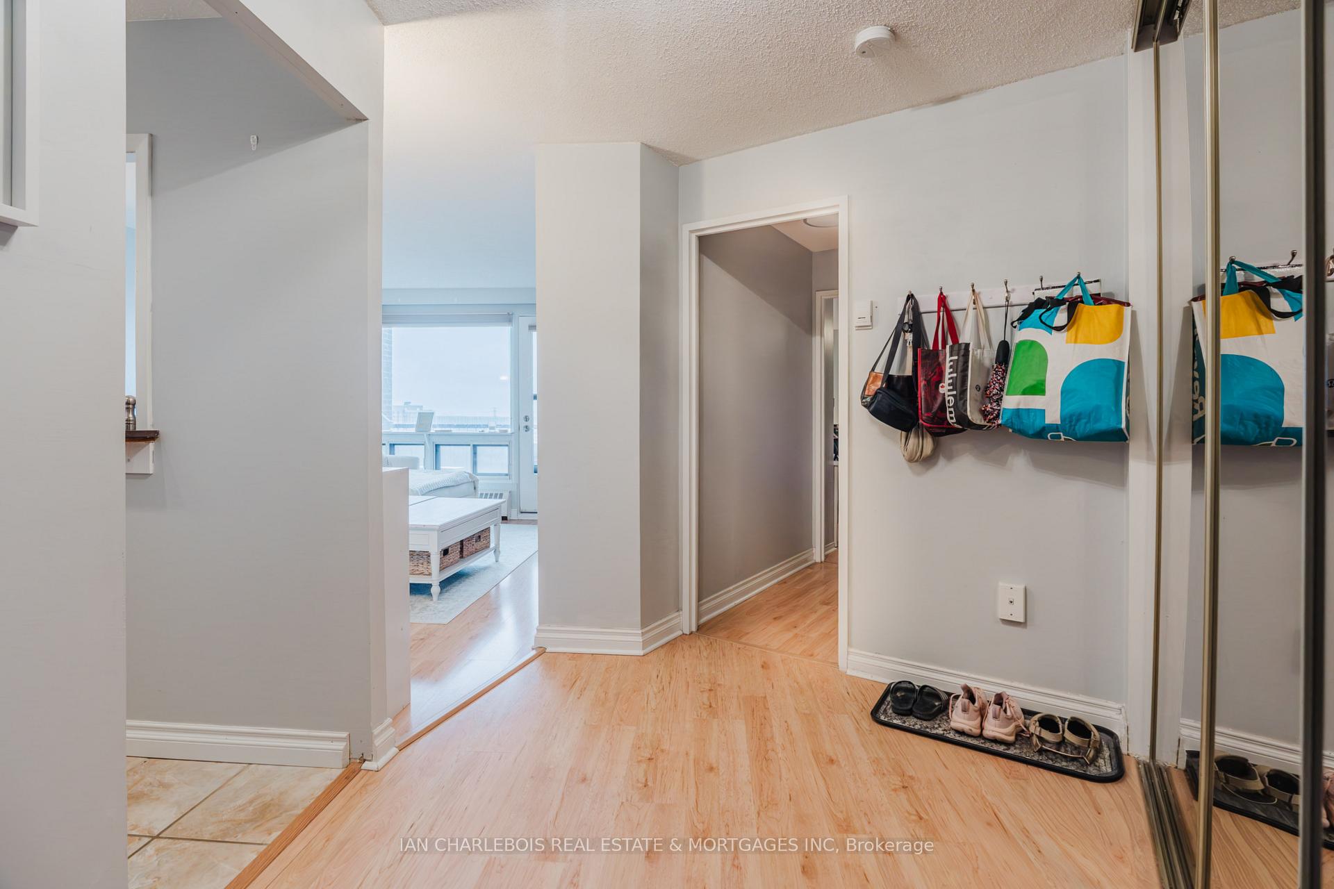 Photo 6 of Unit 908, 20 Chesterton Drive, Ottawa, Borden Farm/Stewart Farm/Carleton Heights/Parkwood Hills — HOMEH