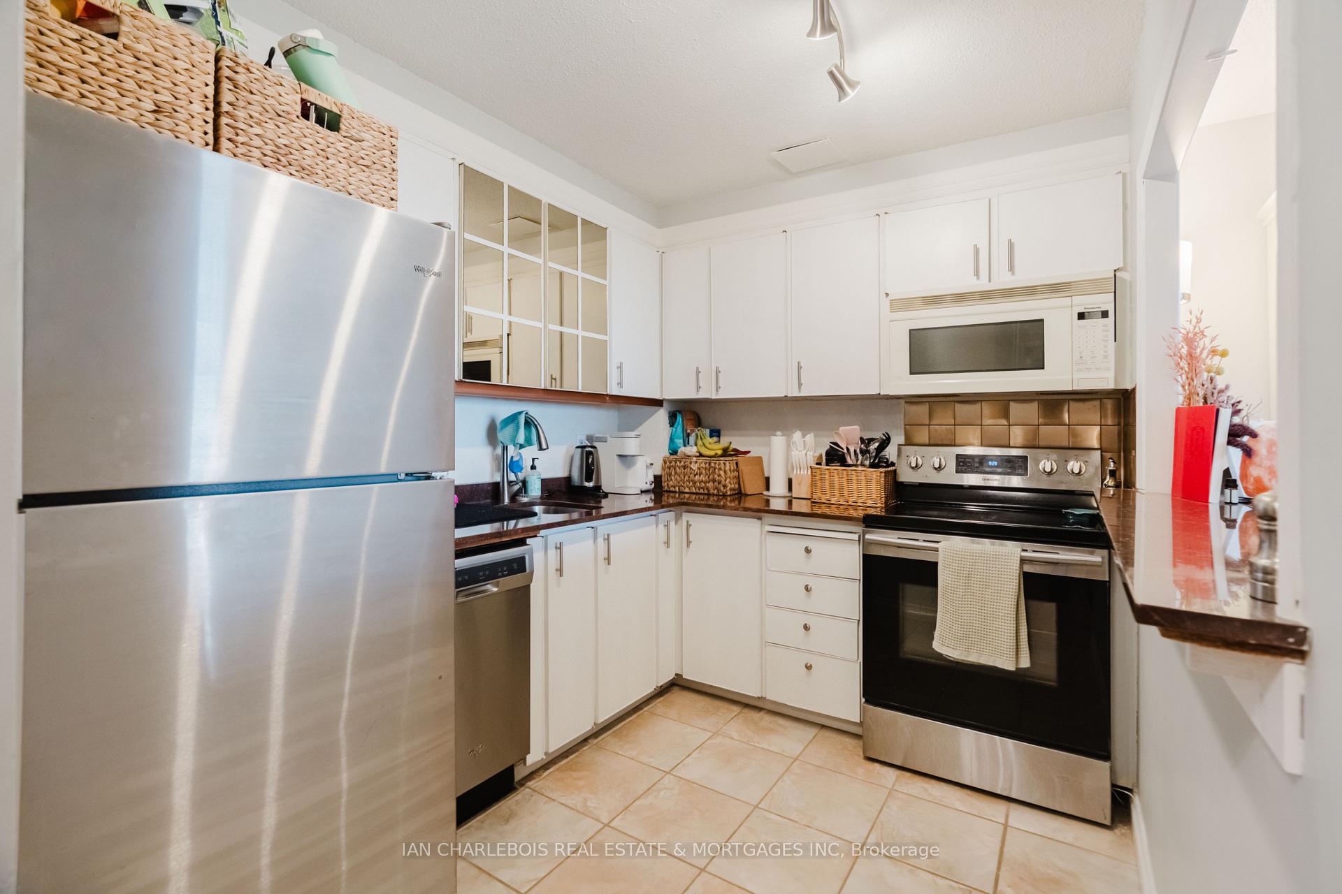 Photo 8 of Unit 908, 20 Chesterton Drive, Ottawa, Borden Farm/Stewart Farm/Carleton Heights/Parkwood Hills — HOMEH