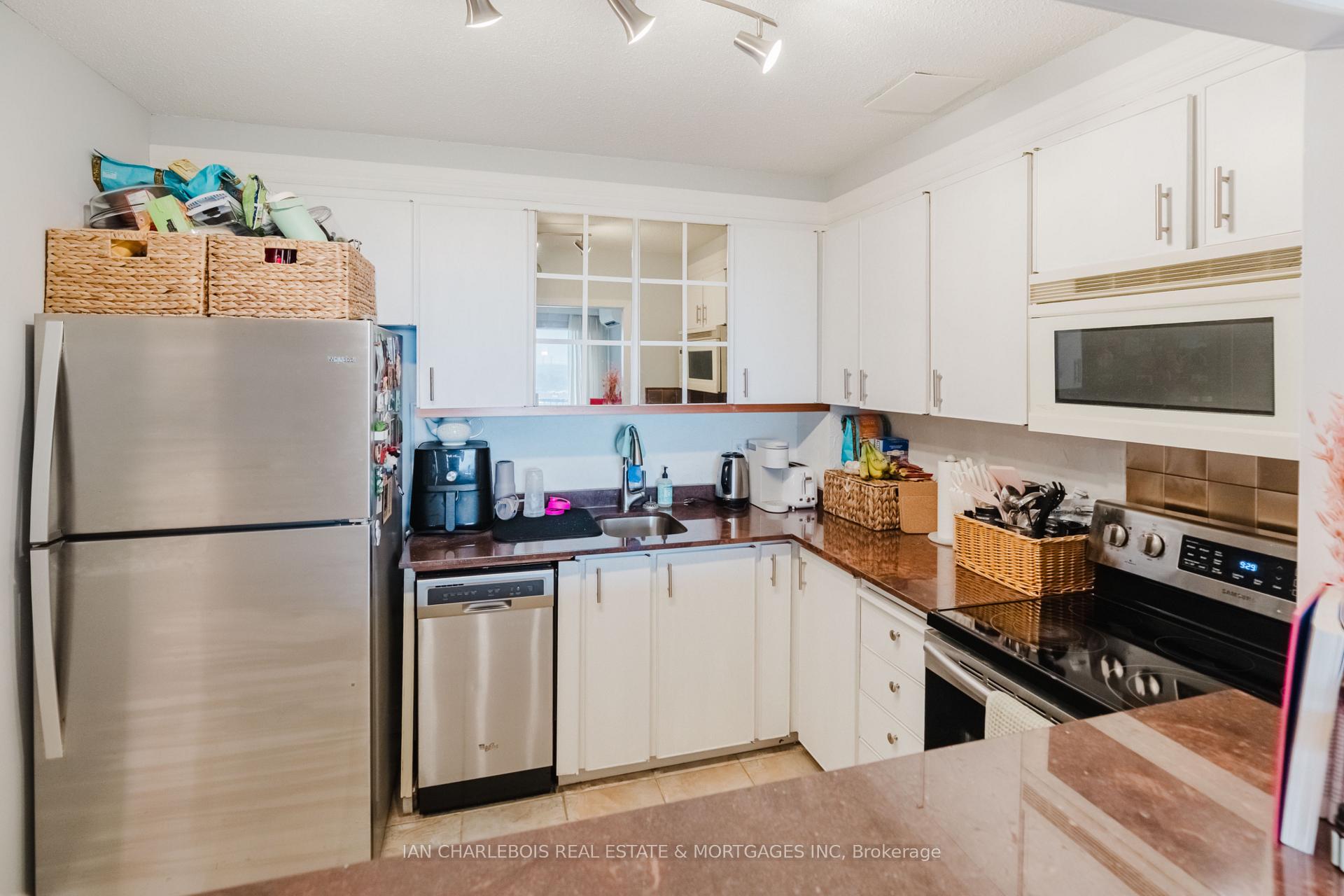 Photo 9 of Unit 908, 20 Chesterton Drive, Ottawa, Borden Farm/Stewart Farm/Carleton Heights/Parkwood Hills — HOMEH