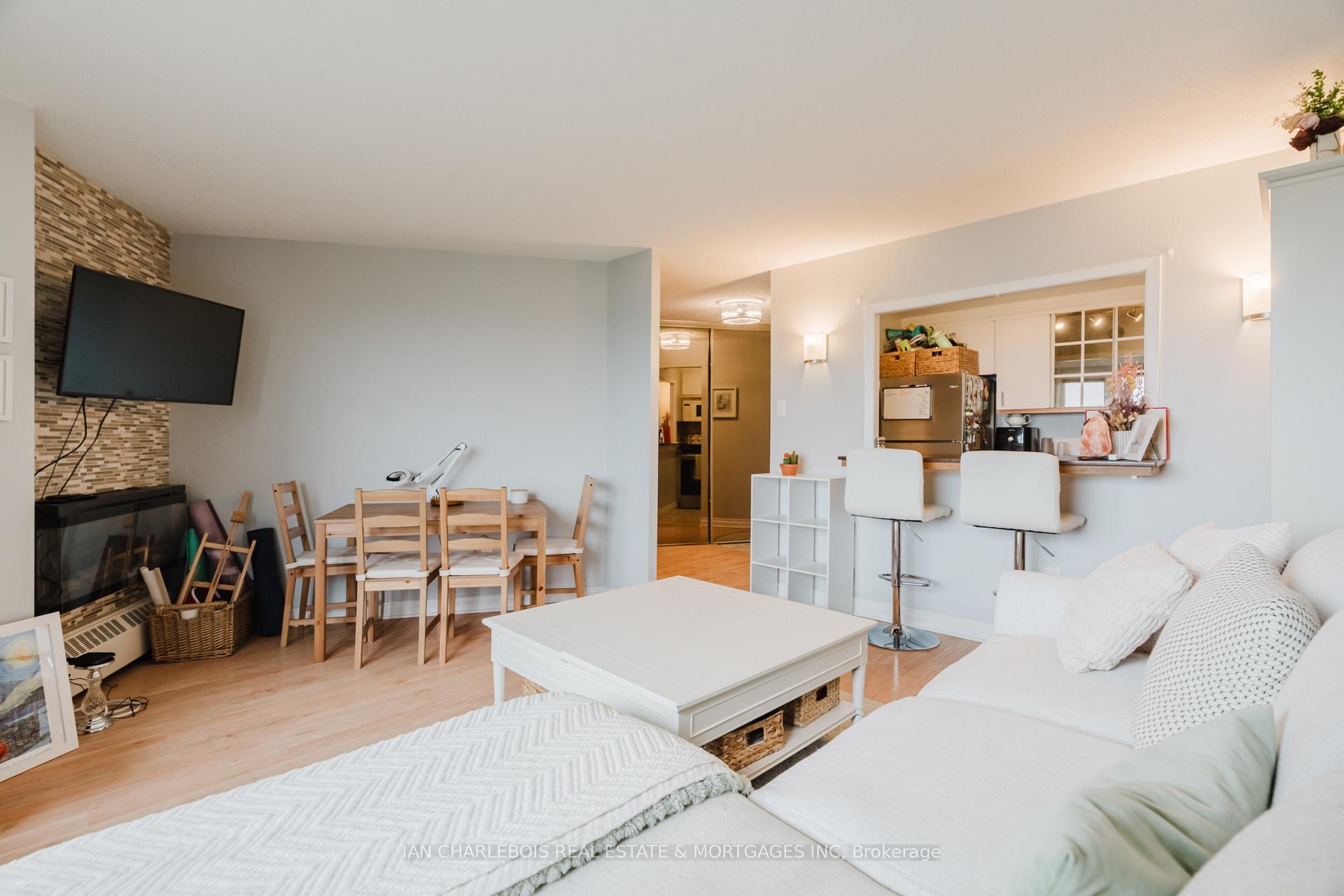 Photo 15 of Unit 908, 20 Chesterton Drive, Ottawa, Borden Farm/Stewart Farm/Carleton Heights/Parkwood Hills — HOMEH