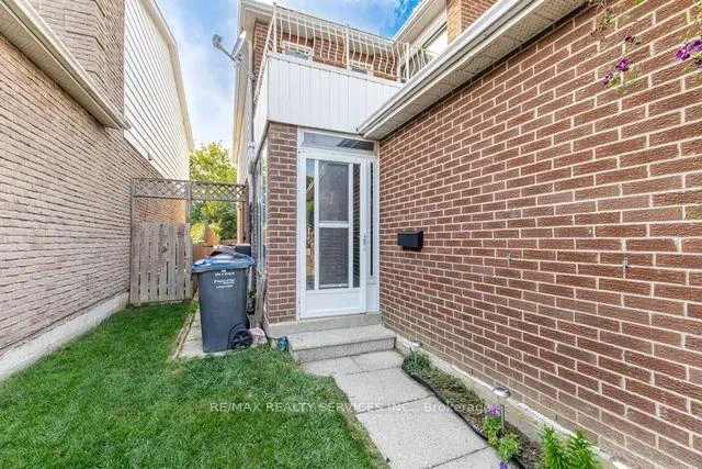 Photo 6 of 36 Pickard Lane, Brampton, Fletcher's West — HOMEH