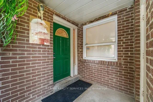 Photo 7 of 36 Pickard Lane, Brampton, Fletcher's West — HOMEH