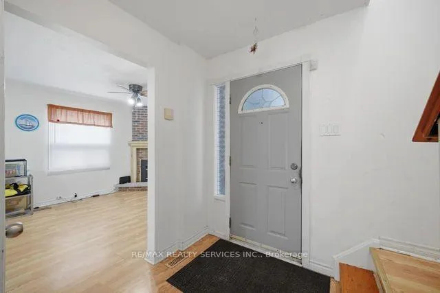 Photo 8 of 36 Pickard Lane, Brampton, Fletcher's West — HOMEH