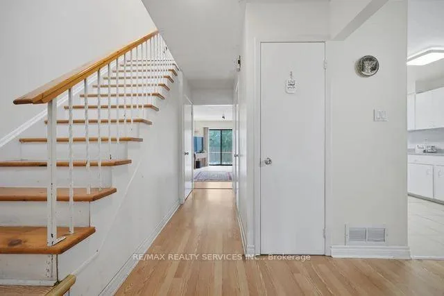 Photo 9 of 36 Pickard Lane, Brampton, Fletcher's West — HOMEH