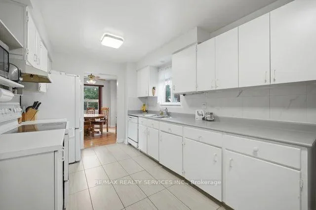 Photo 15 of 36 Pickard Lane, Brampton, Fletcher's West — HOMEH