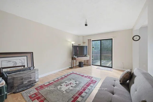 Photo 20 of 36 Pickard Lane, Brampton, Fletcher's West — HOMEH