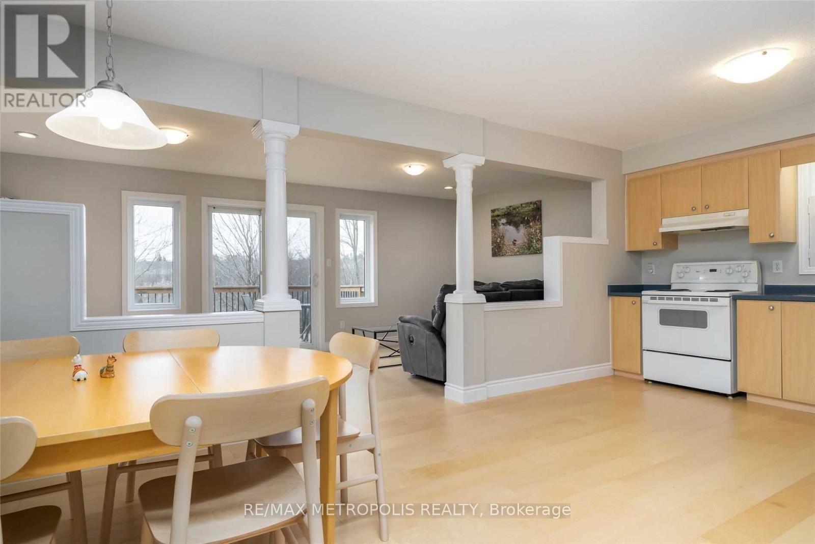 Photo 6 of 472 Hidden Creek Drive, Kitchener, Highland West — HOMEH
