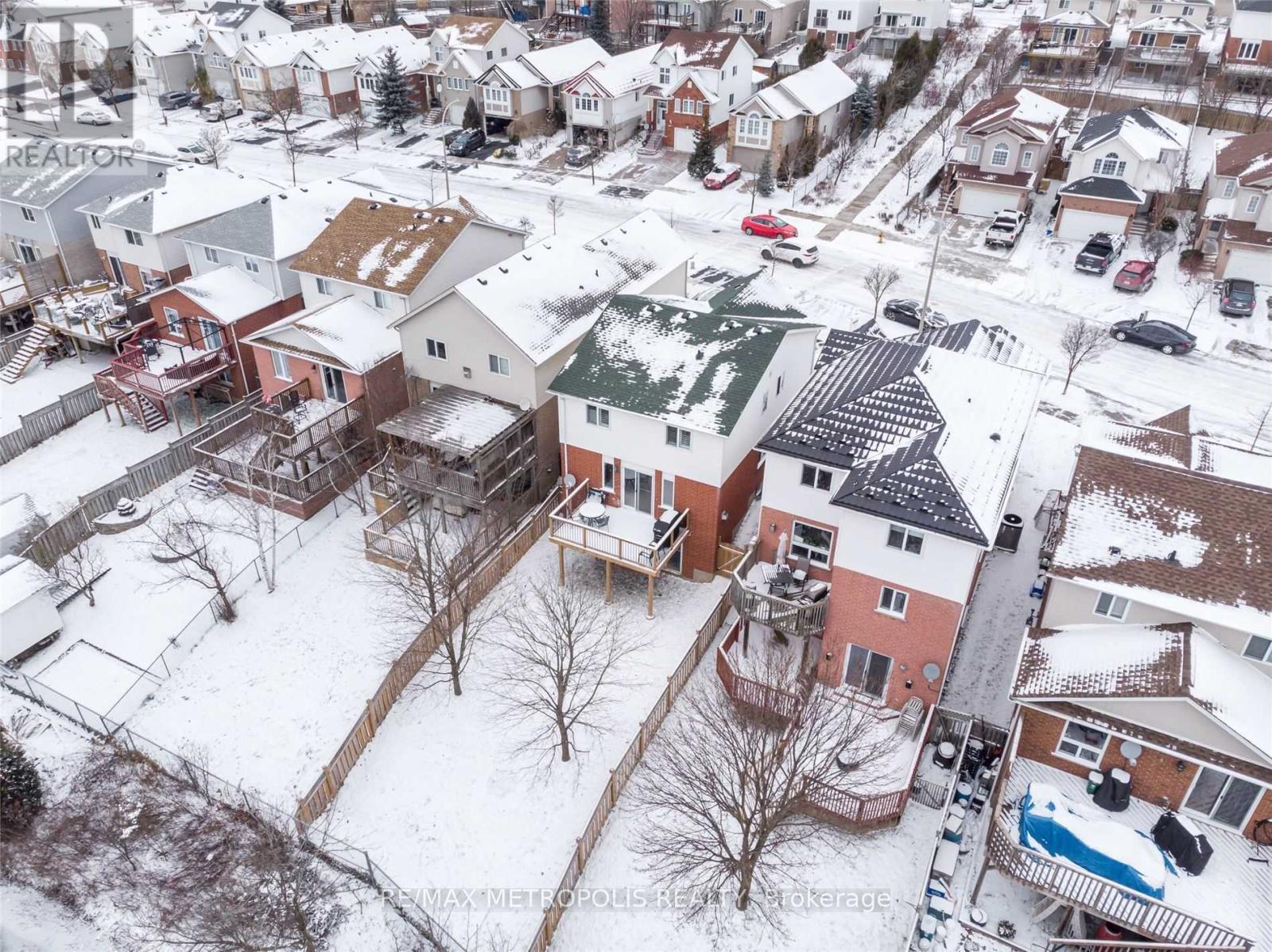 Photo 12 of 472 Hidden Creek Drive, Kitchener, Highland West — HOMEH