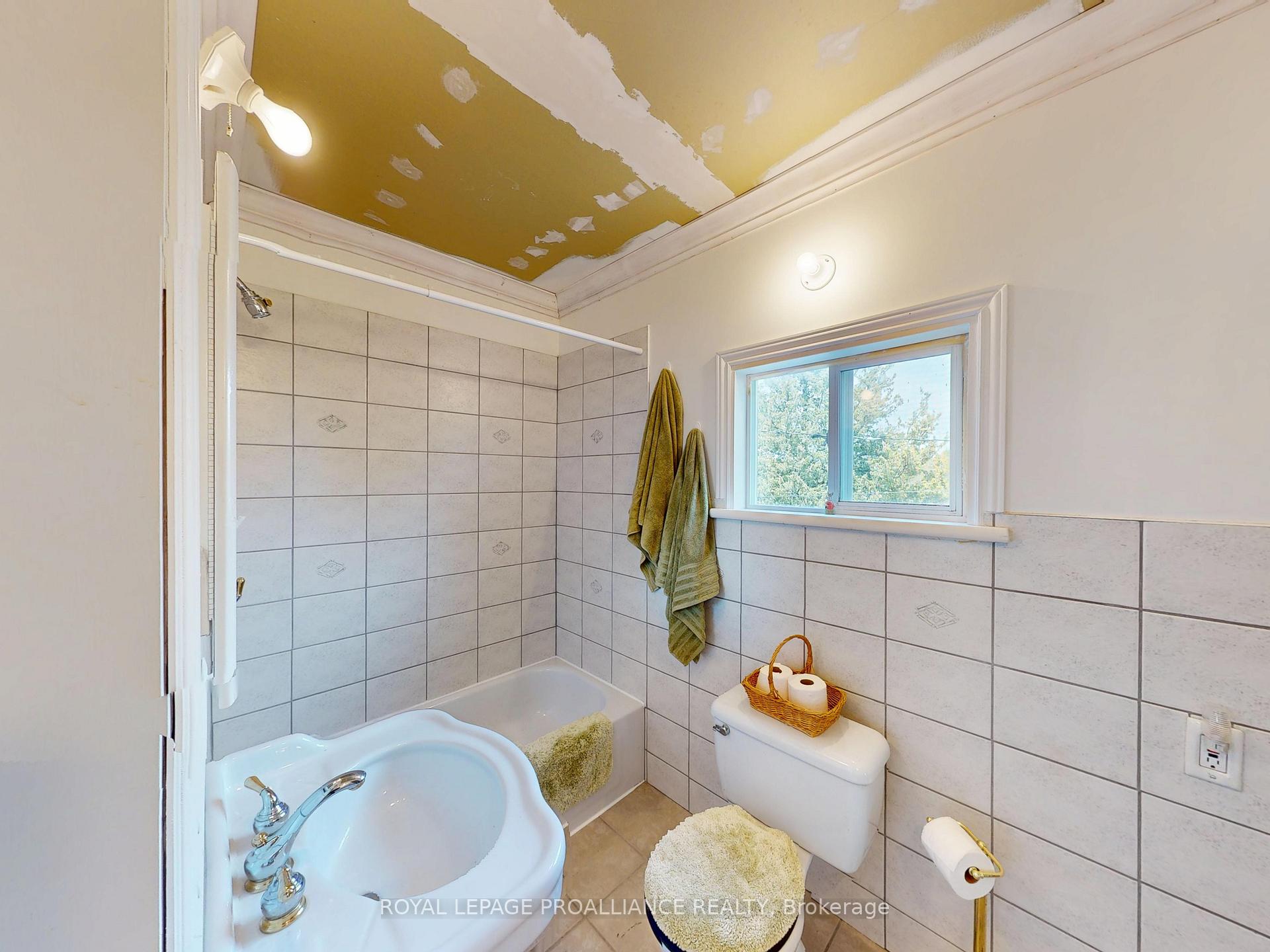 Photo 24 of 133 Juniper Lane, Prince Edward County, Ameliasburg Ward — HOMEH