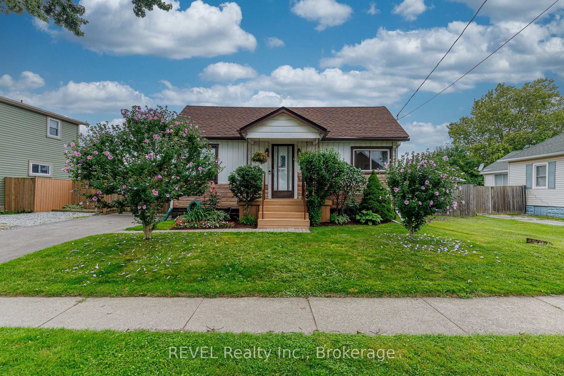 Photo 1 of 66 Semley Avenue, Welland, Broadway — HOMEH