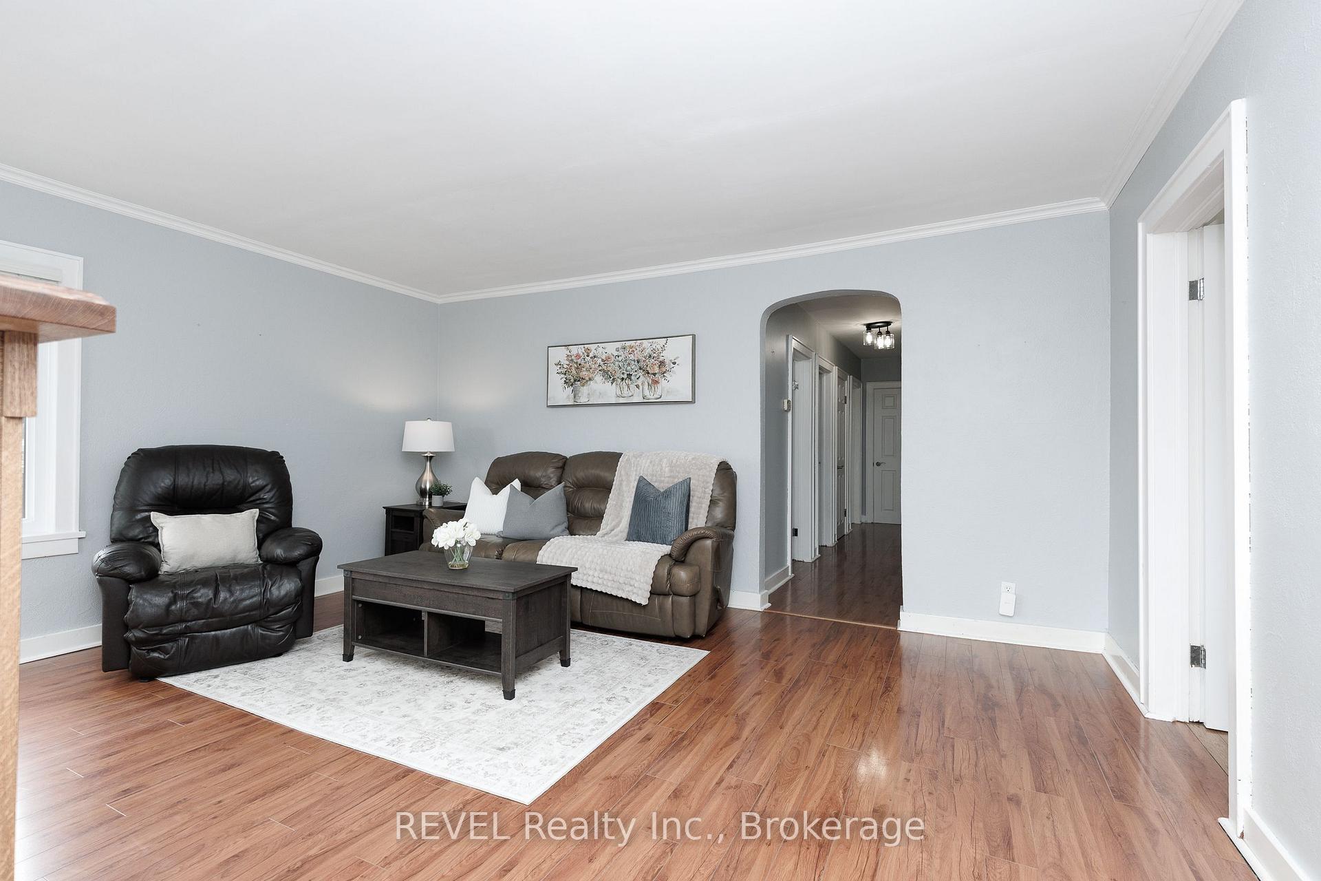 Photo 7 of 66 Semley Avenue, Welland, Broadway — HOMEH