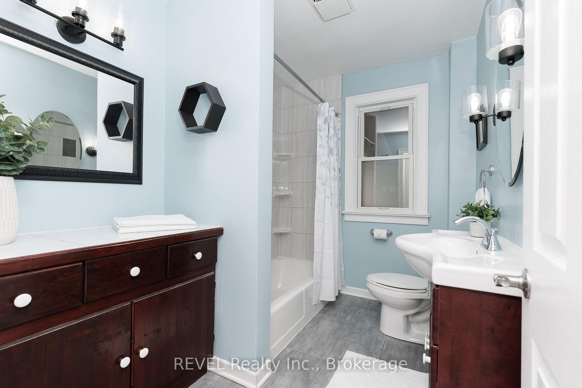 Photo 21 of 66 Semley Avenue, Welland, Broadway — HOMEH