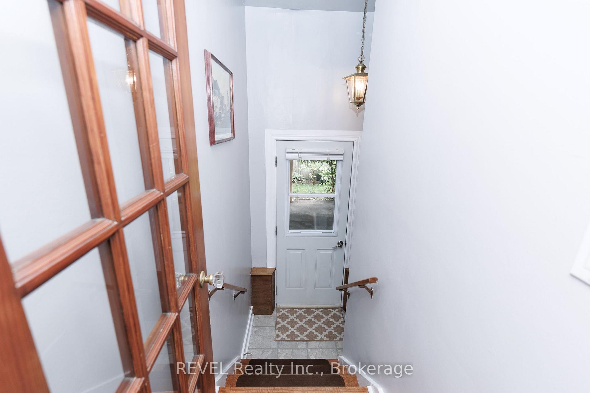 Photo 24 of 66 Semley Avenue, Welland, Broadway — HOMEH