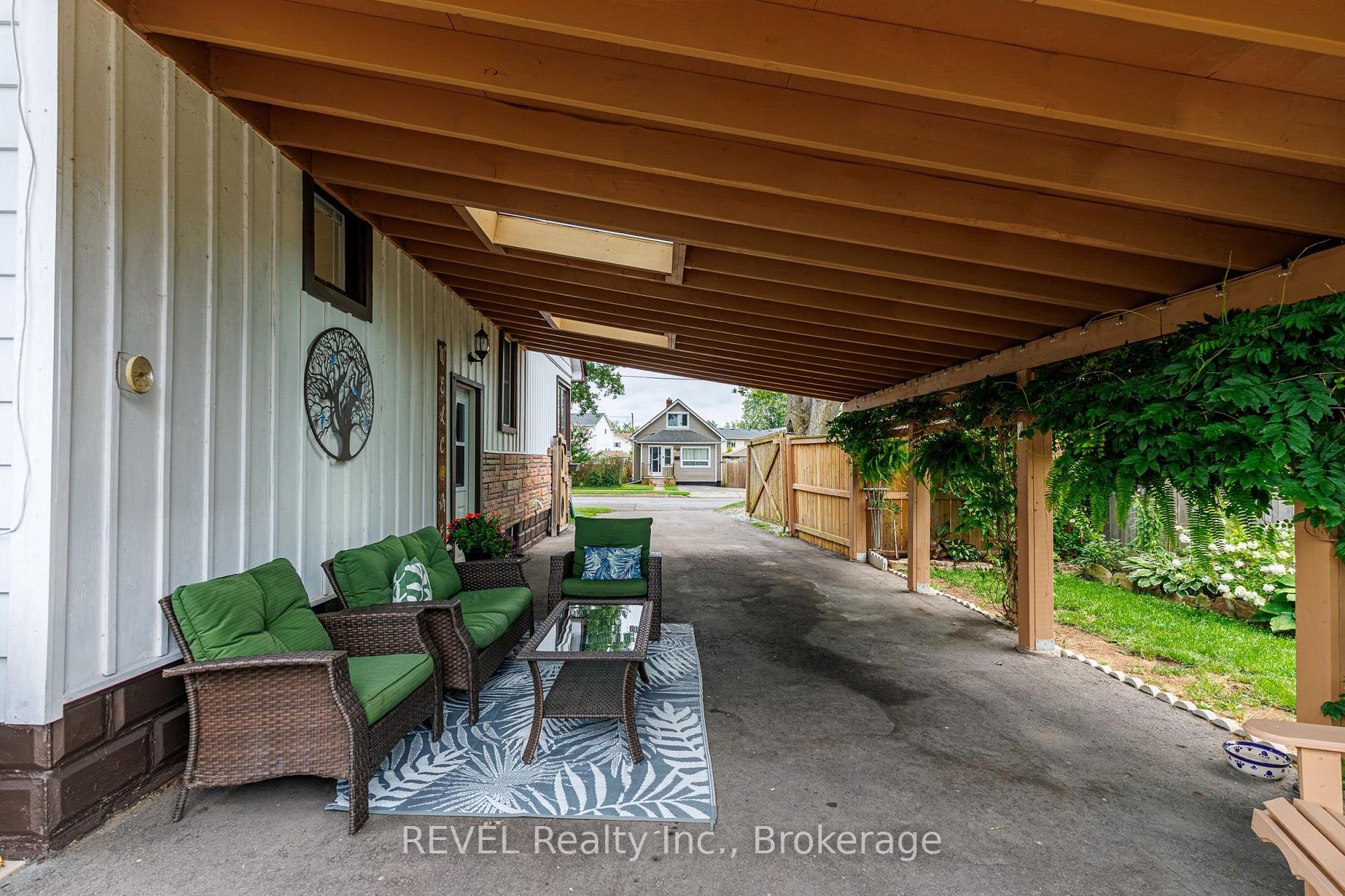 Photo 35 of 66 Semley Avenue, Welland, Broadway — HOMEH