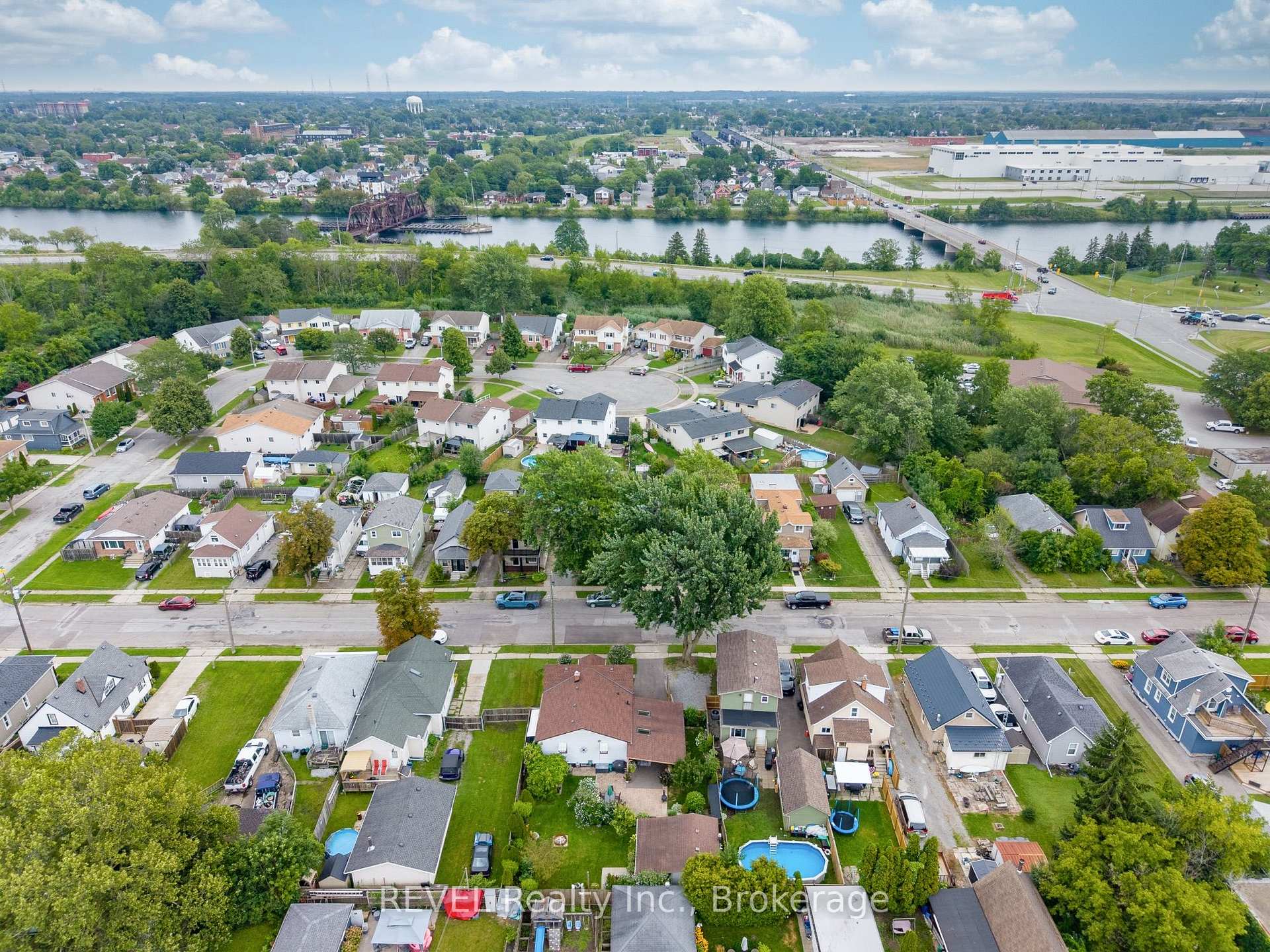 Photo 49 of 66 Semley Avenue, Welland, Broadway — HOMEH