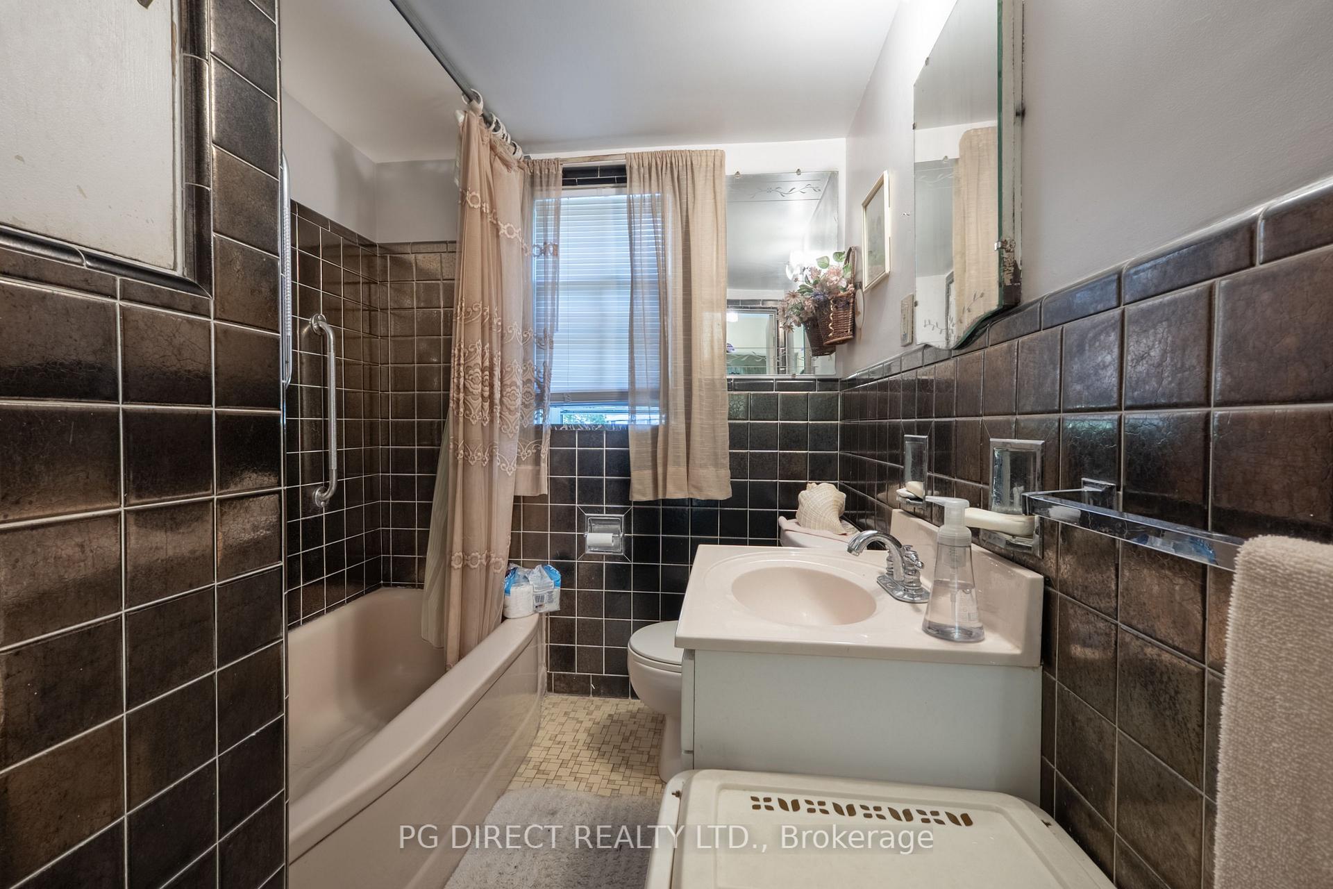 Photo 18 of 8 Sanders Boulevard, Hamilton, Ainslie Wood — HOMEH