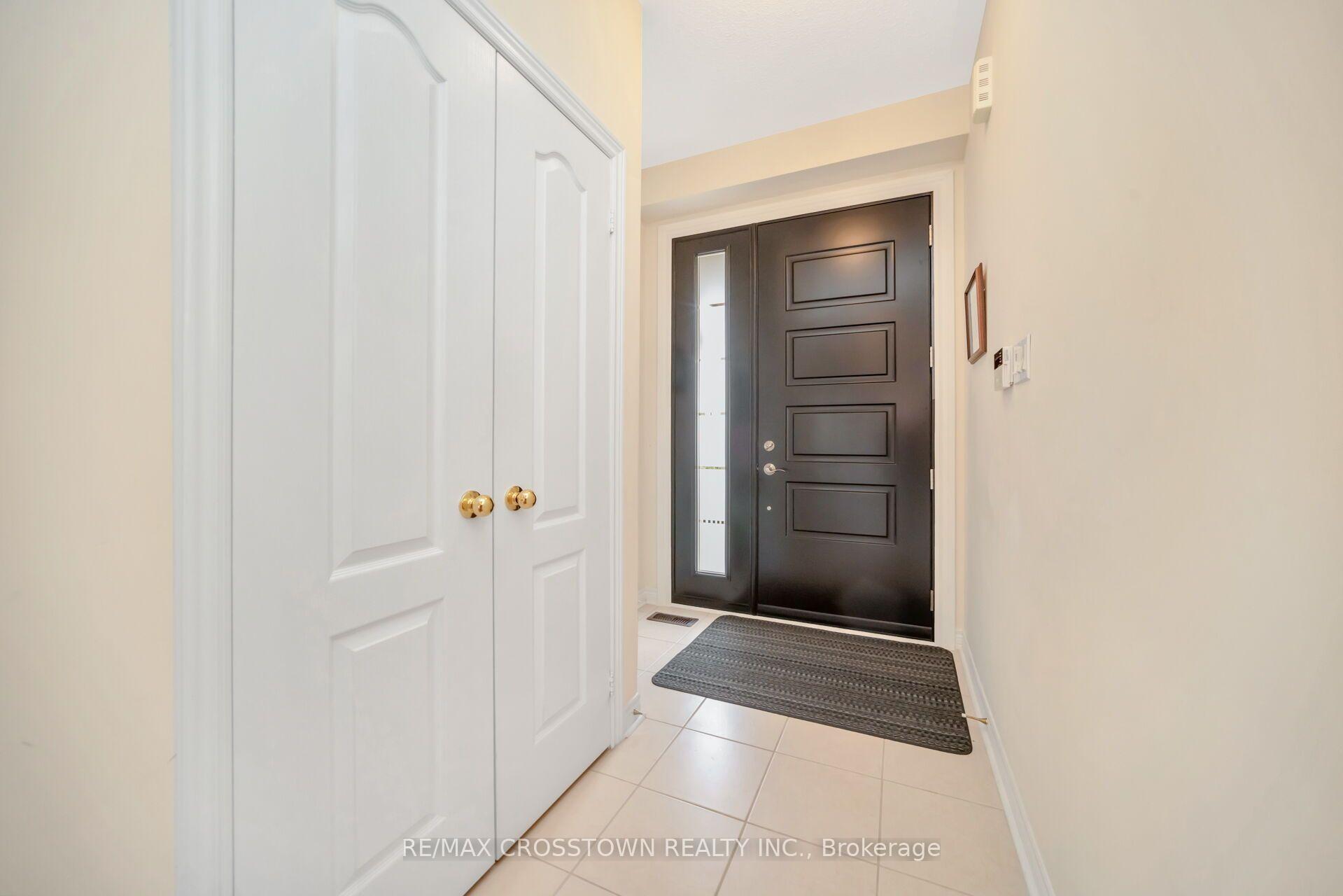 Photo 3 of 67 Sorbonne Drive, Brampton, Vales of Castlemore North — HOMEH