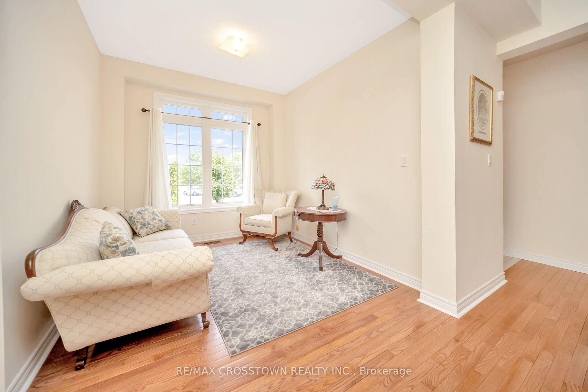 Photo 6 of 67 Sorbonne Drive, Brampton, Vales of Castlemore North — HOMEH