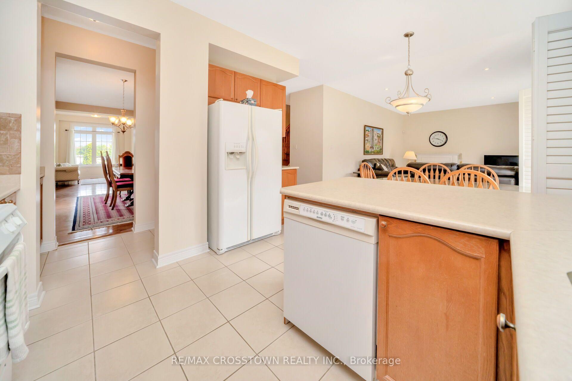 Photo 14 of 67 Sorbonne Drive, Brampton, Vales of Castlemore North — HOMEH