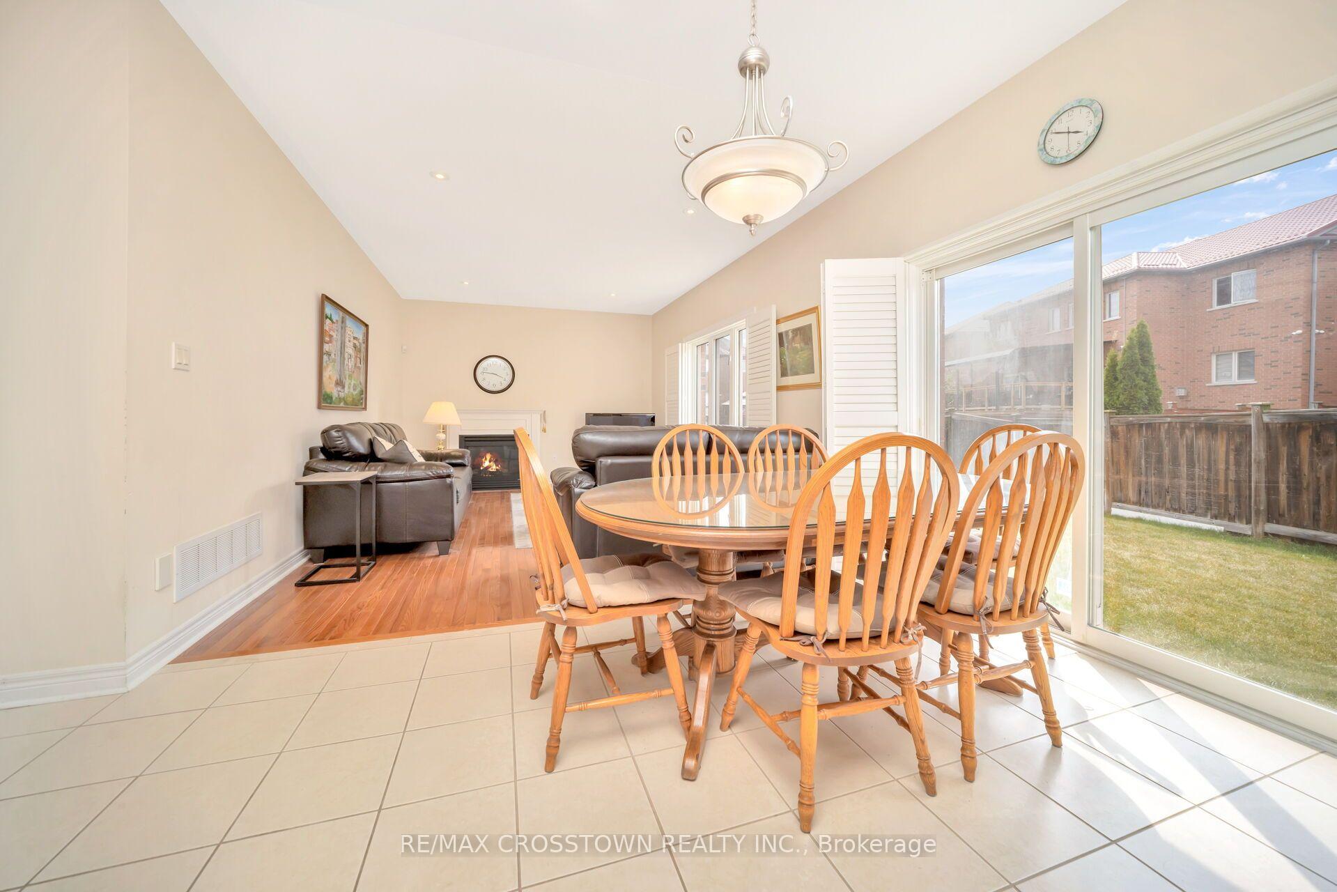 Photo 15 of 67 Sorbonne Drive, Brampton, Vales of Castlemore North — HOMEH